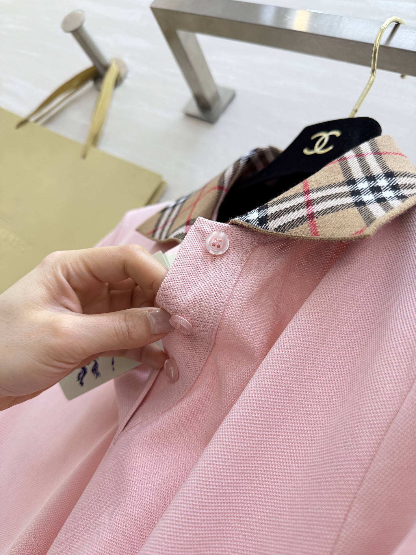 #Burberr♡²⁶春夏新款 翻领格纹polo短袖连衣裙 高品质 现货首发size：S/M/L/XL/