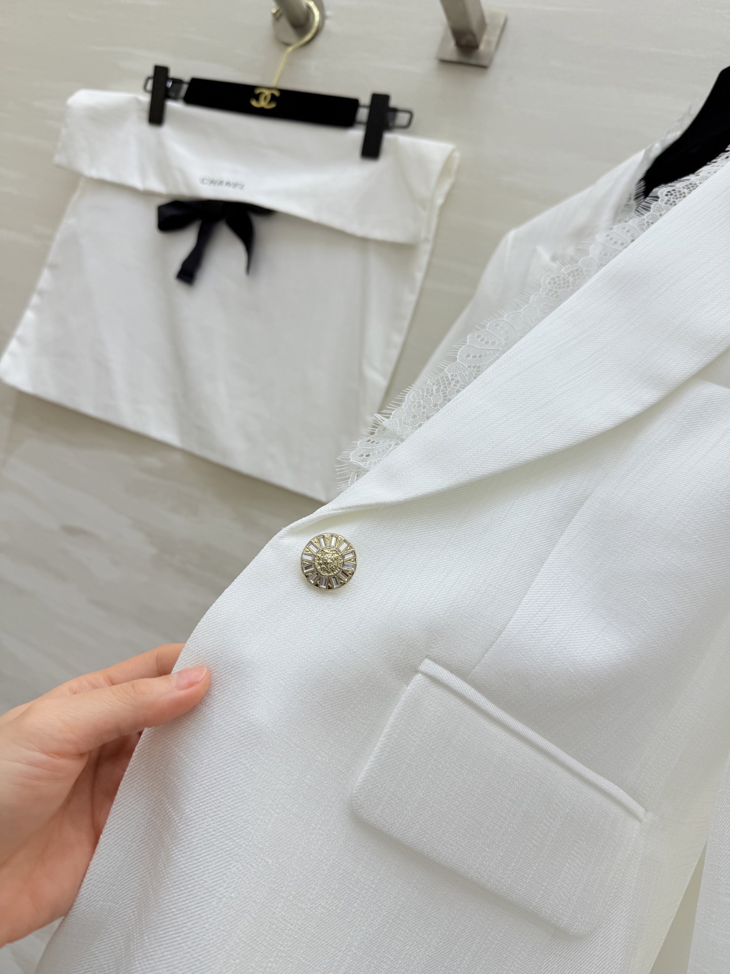 #Chane♡²⁶蕾丝拼接西装外套 定制醋酸亚麻面料 高品质定制 现货首发size：S/M/L/XL（s