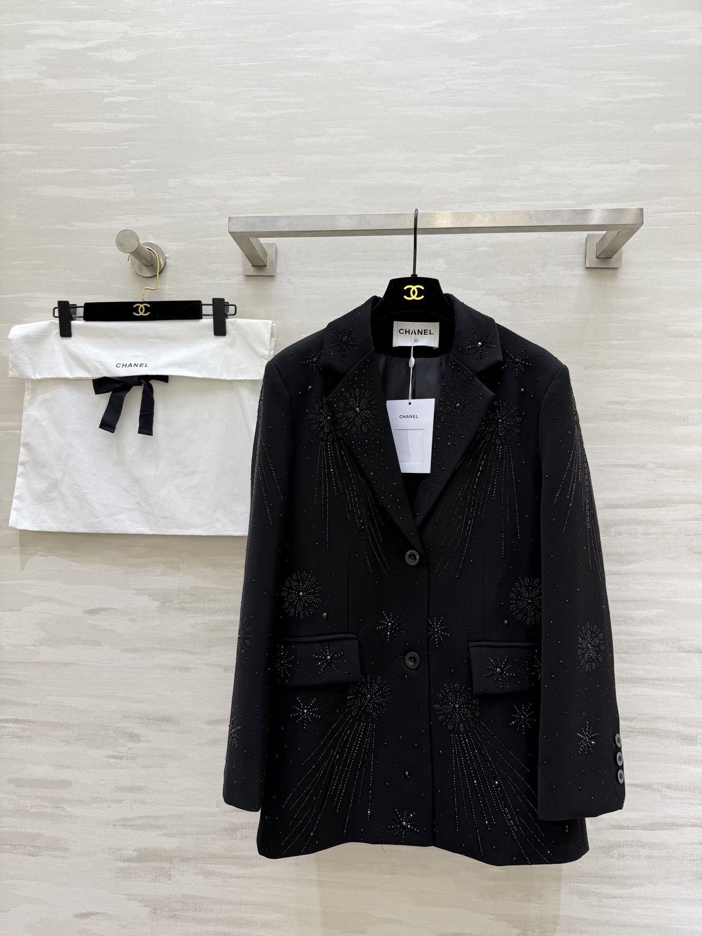 NO:720248,#The highest version on the market. The girl inspects the goods, trims the three marks on the threads, and delivers the goods. You can post pictures and take videos. If you want quality and service, add me on WeChat. We will not accept urgent orders. Chane's new Gypsophila suit jacket, high-quality customization, available in stock, sizeS/M/L/XL (M size shoulder width 42, bust 103, length 72), Chanel-clothing, chanel, chanel, jackets & coats, business suit,19860909#市面最高版本小妹验货、修剪线头上三标、发货可发图及拍视频,要品质要服务的加我微信,不接急单. Chane新款 满天星西装外套 高品质定制 现货首发sizeS/M/L/XL（M码肩宽42,胸围103,衣长72）,香奈儿-服装,chanel,chanel,jackets & coats,business suit,,Women's clothing