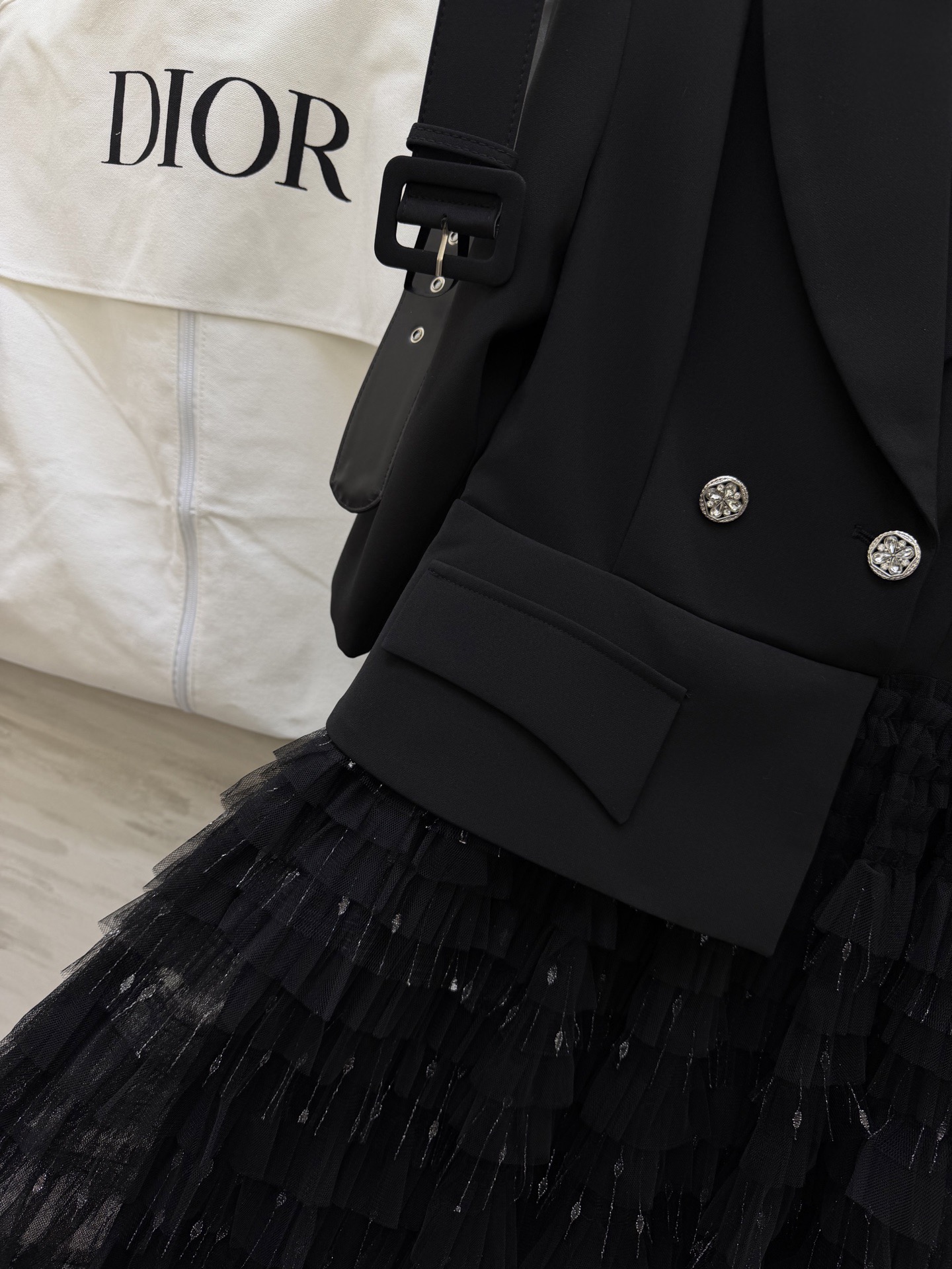 #DIO♡²⁶新款 西装拼接网纱长裙​​ 假两件设计 西装领拼接层叠网纱蛋糕裙 刚柔并济超有气质！七分袖