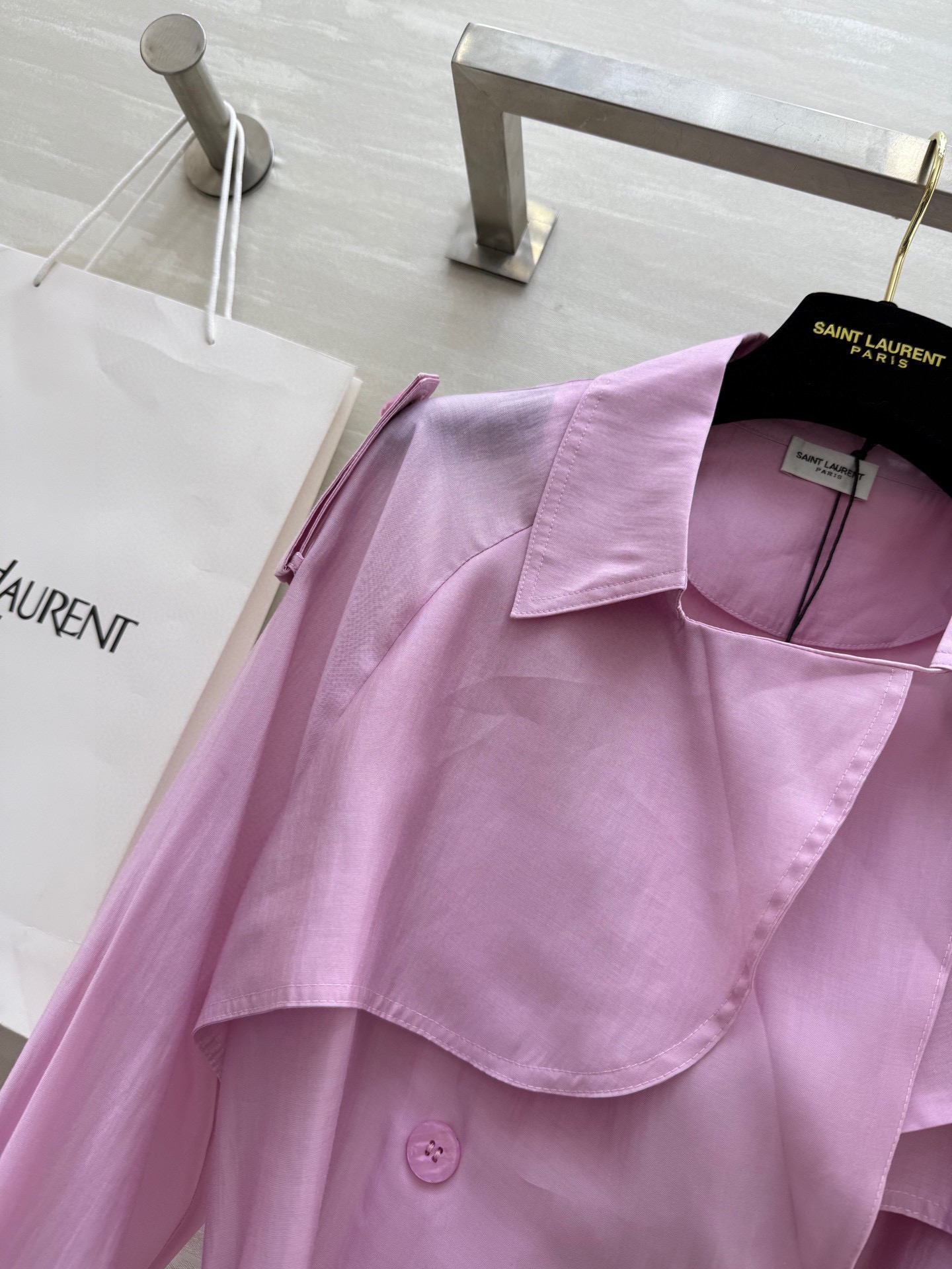 #ysl²⁶春夏新款 天丝风衣 高品质 现货首发size：S/M/L（s码胸围：114， 衣长：114）