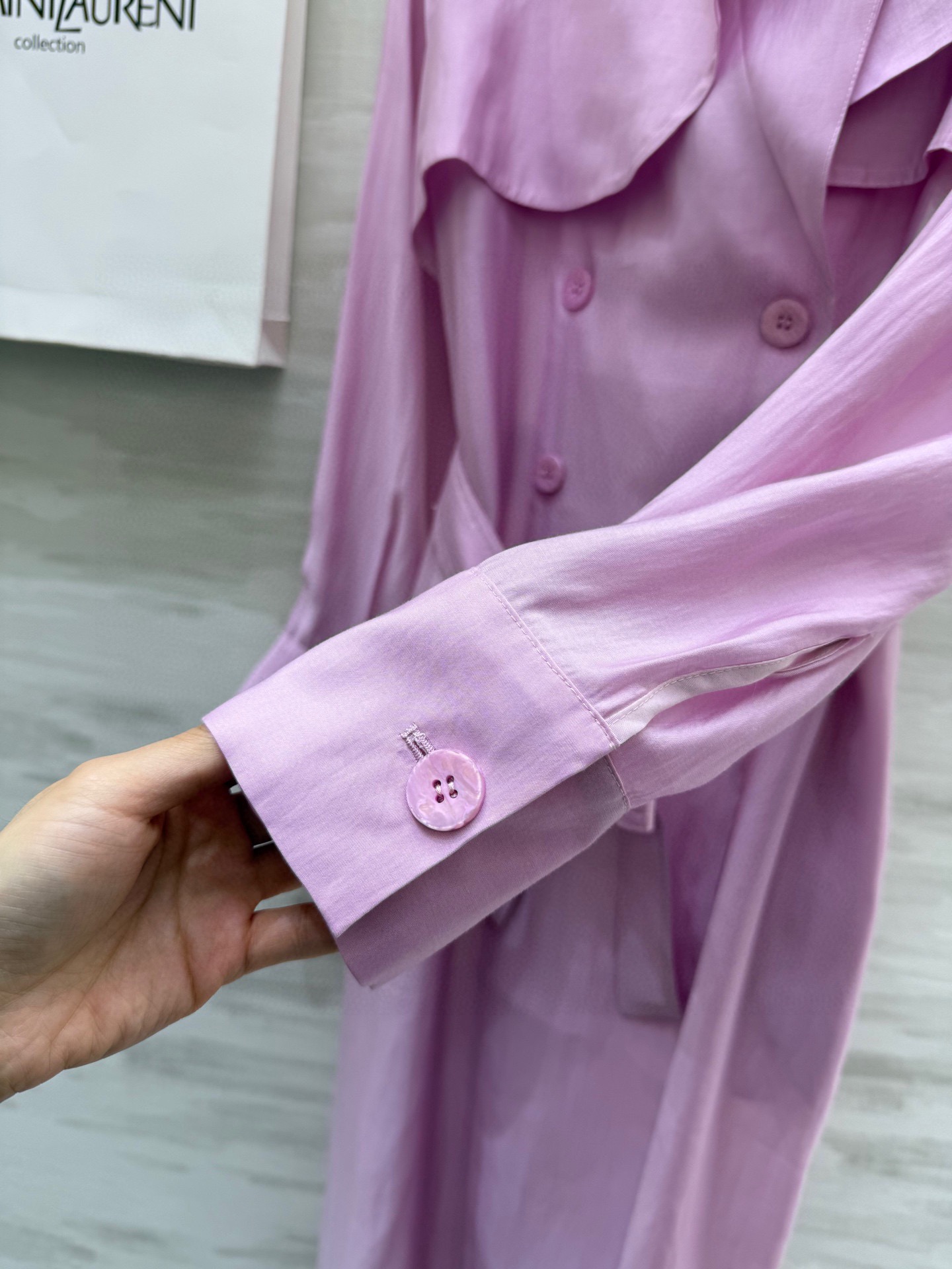 #ysl²⁶春夏新款 天丝风衣 高品质 现货首发size：S/M/L（s码胸围：114， 衣长：114）