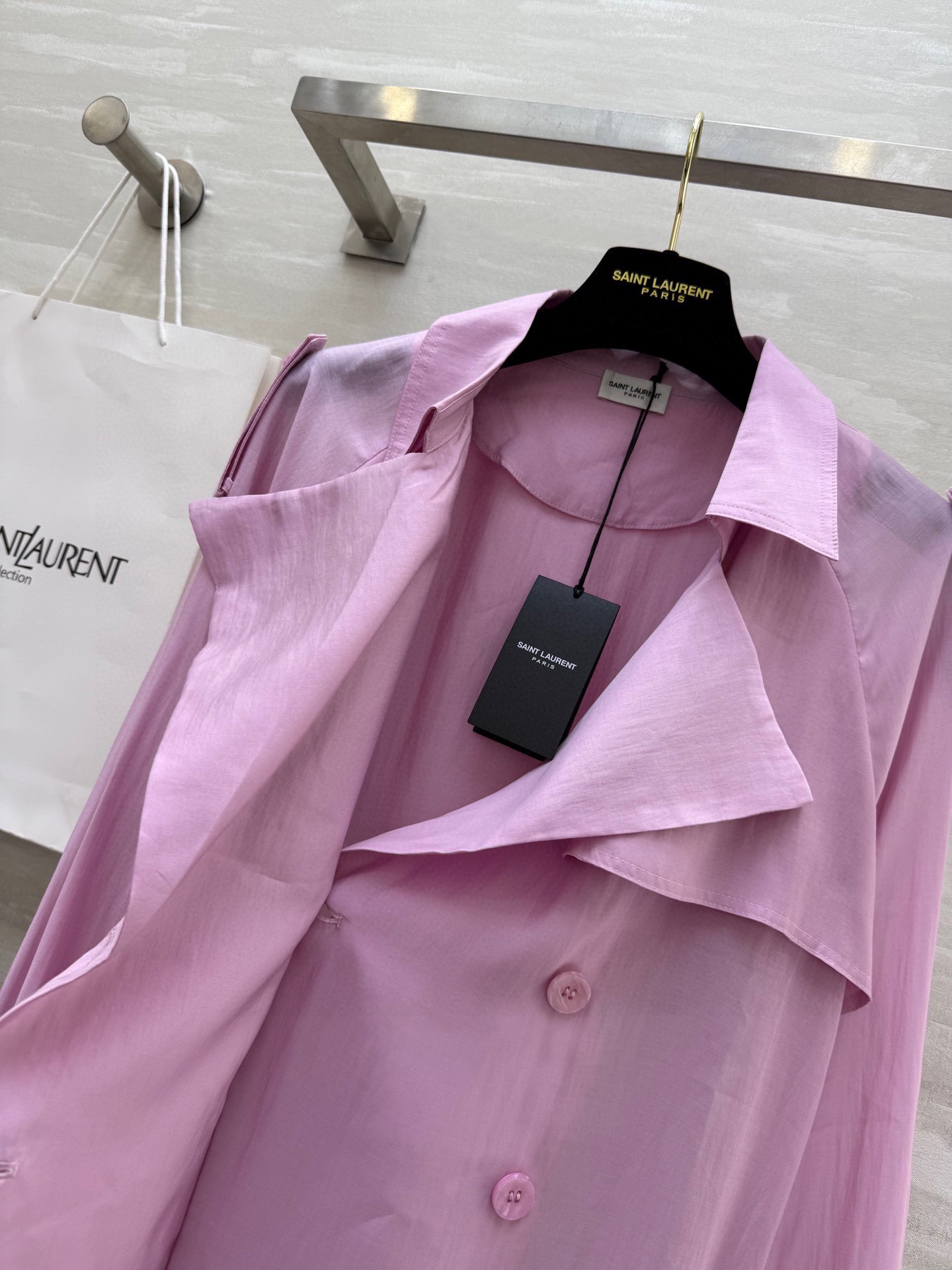 #ysl²⁶春夏新款 天丝风衣 高品质 现货首发size：S/M/L（s码胸围：114， 衣长：114）