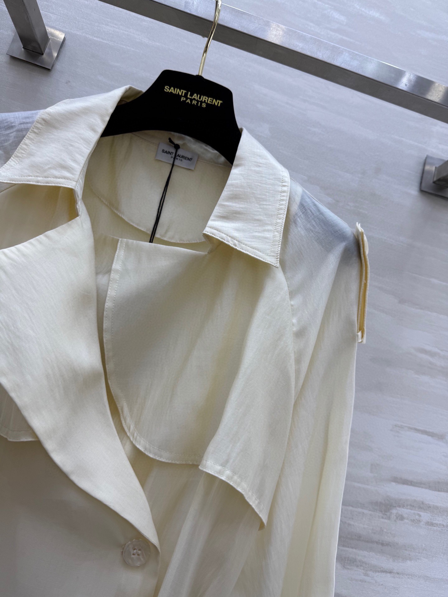 #ysl²⁶春夏新款 天丝风衣 高品质 现货首发size：S/M/L（s码胸围：114， 衣长：114）