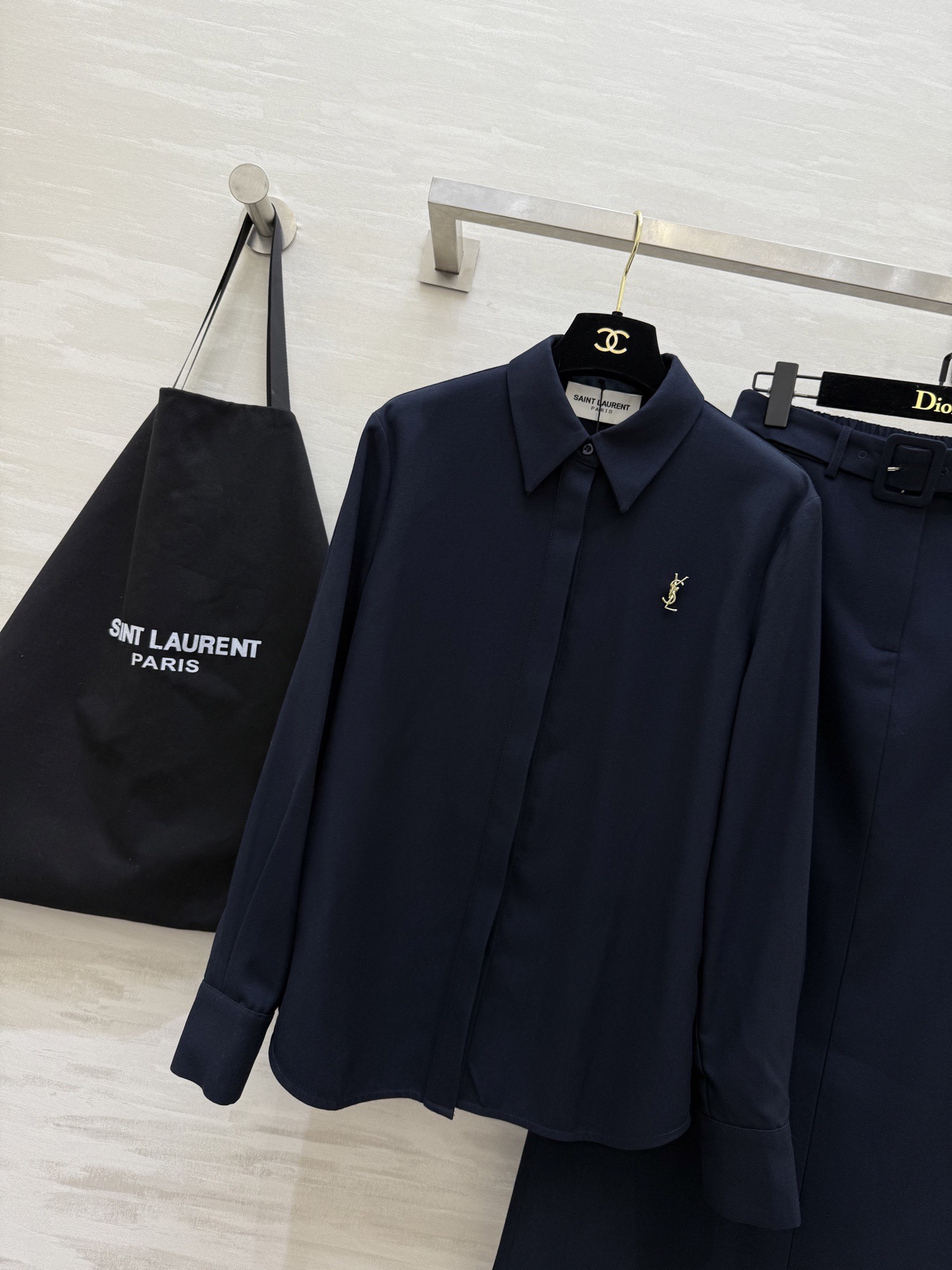 #ysl²⁶新款 衬衣➕半身裙套装 大气气质 高品质定制 现货首发size：S/M/L/XL（M码肩宽：