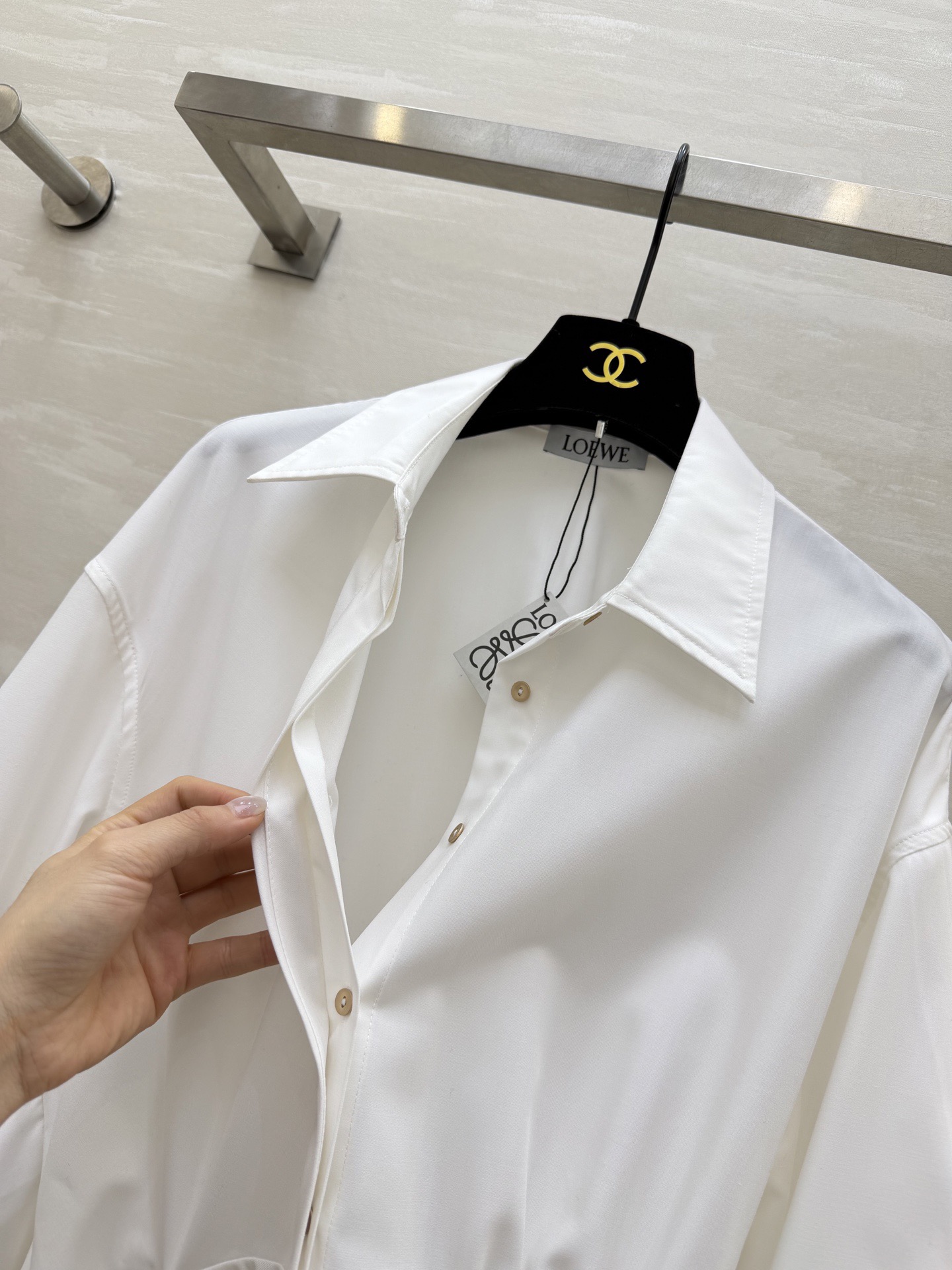 #Loew♡²⁶春夏新款 绑带收腰衬衣 绑带设计收腰显瘦 袖口金属圆扣精致高级 灯笼袖设计感十足 高品质