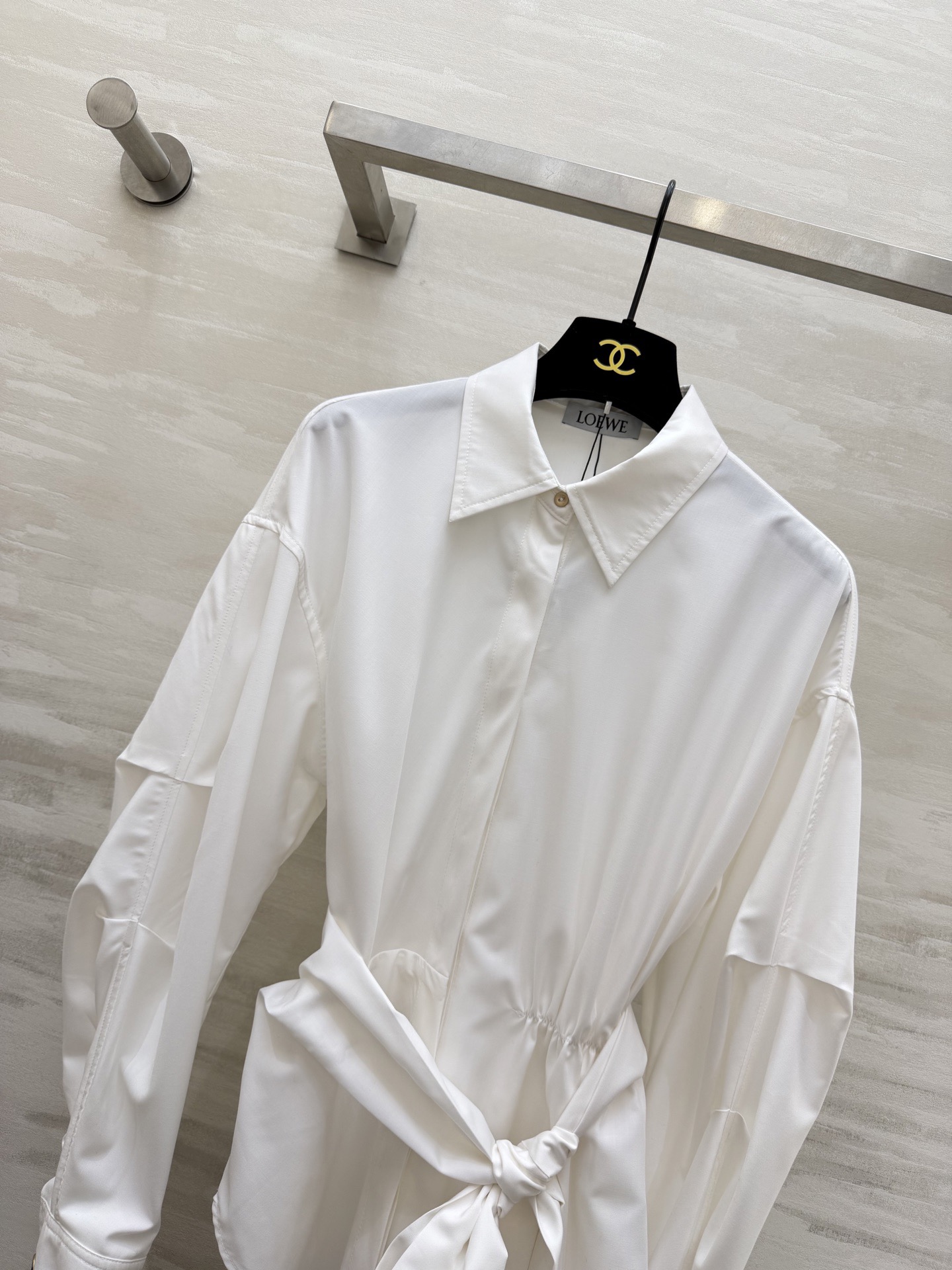 #Loew♡²⁶春夏新款 绑带收腰衬衣 绑带设计收腰显瘦 袖口金属圆扣精致高级 灯笼袖设计感十足 高品质