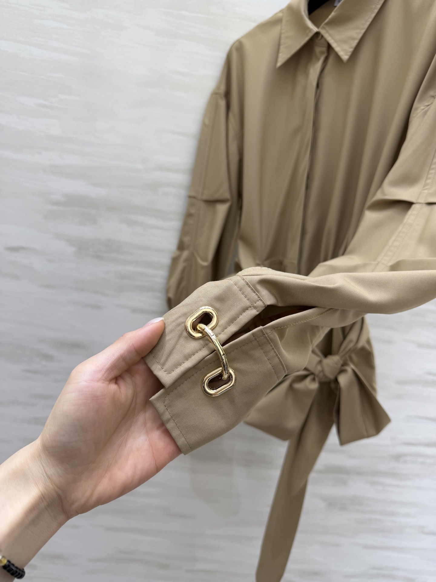 #Loew♡²⁶春夏新款 绑带收腰衬衣 绑带设计收腰显瘦 袖口金属圆扣精致高级 灯笼袖设计感十足 高品质