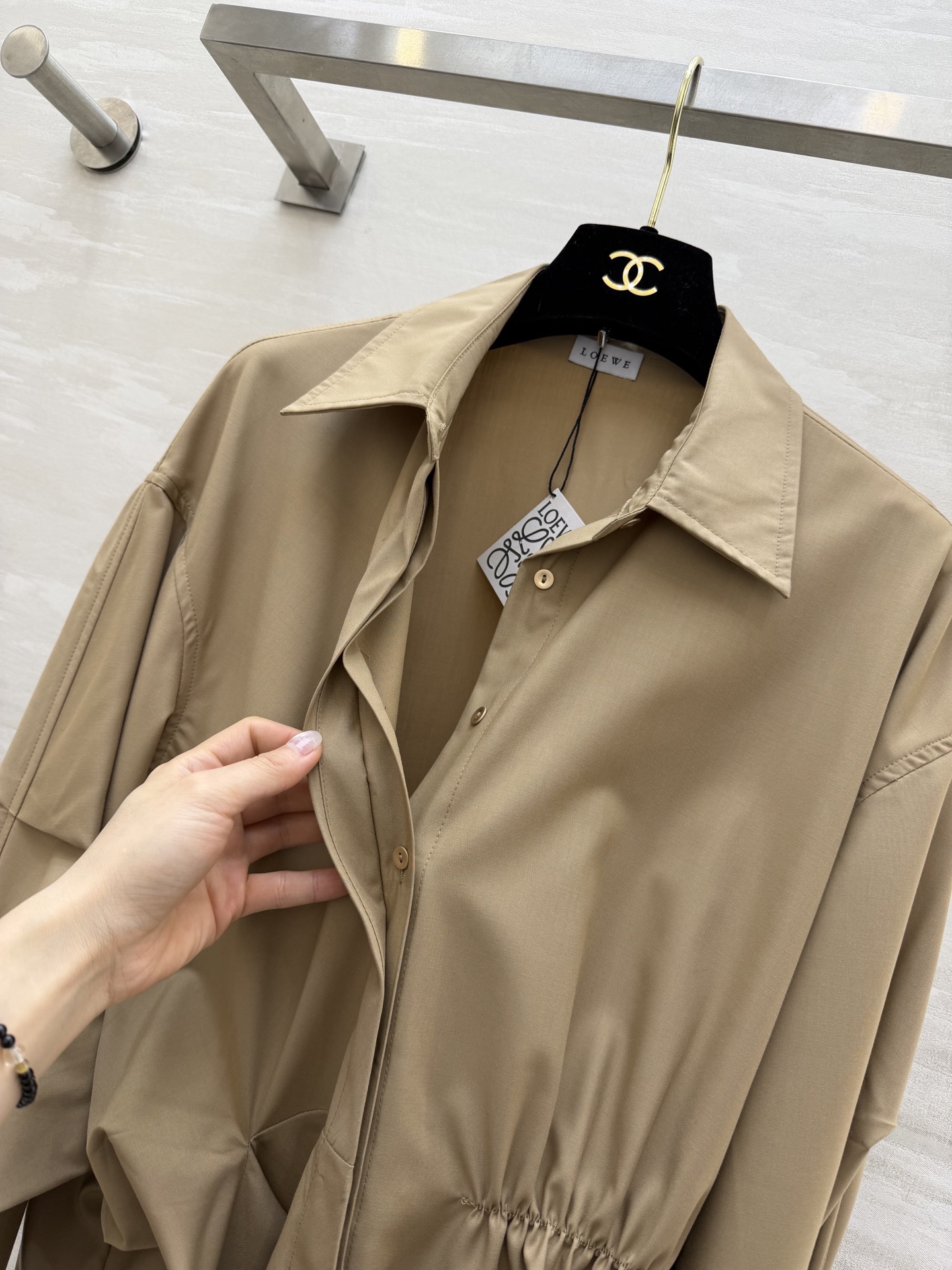 #Loew♡²⁶春夏新款 绑带收腰衬衣 绑带设计收腰显瘦 袖口金属圆扣精致高级 灯笼袖设计感十足 高品质