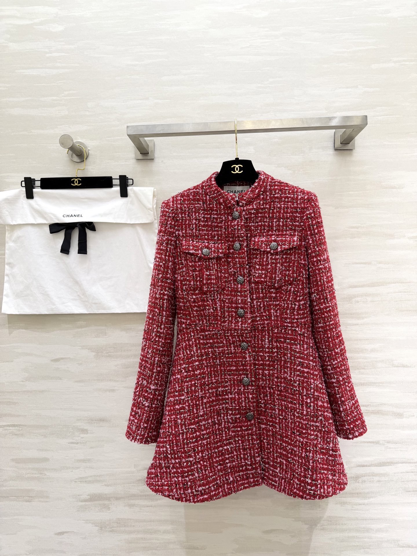 NO:737949,#Chane early spring new style woven tweed long-sleeved dress, customized soft tweed fabric, exquisite and advanced, high-quality customization, available in stock first size S/M/L (S size bust 82, skirt length 76),,chanel,skirts,19860909#Chane早春新款 编织花呢长袖连衣裙 定制软花呢面料精致高级 高品质定制 现货首发sizeS/M/L（s码胸围82,裙长76）,,chanel,skirts,,Women's clothing