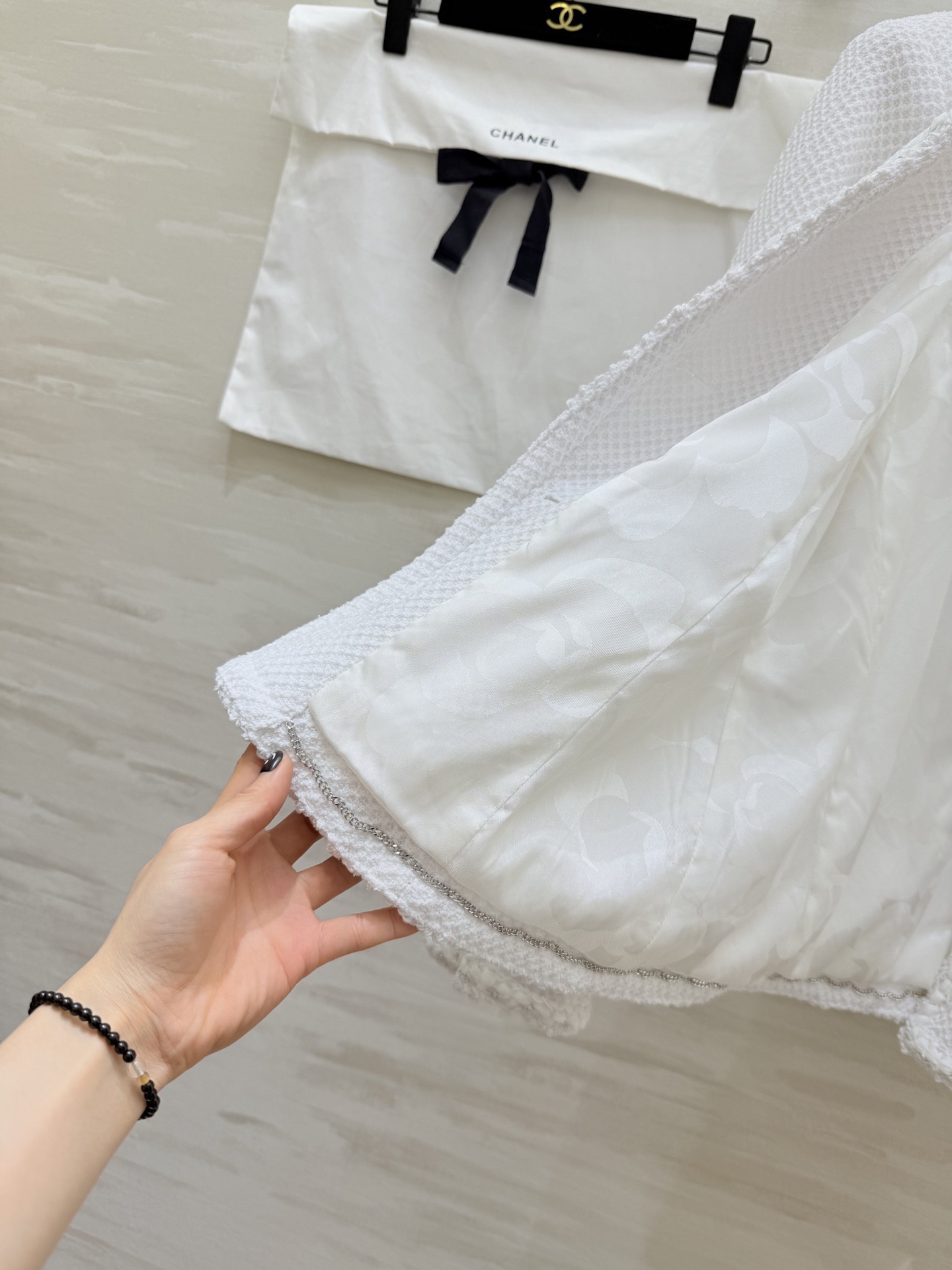 #Chane♡²⁶C粗花呢外套 定制经典粗花呢材质 柔软挺括 精致镶边 优雅复古气质满分 高品质定制 现