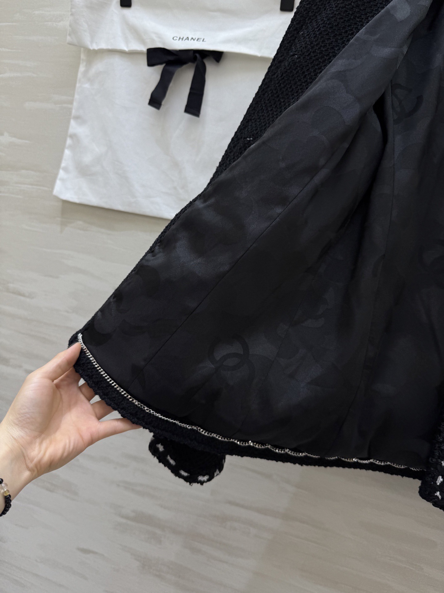 #Chane♡²⁶C粗花呢外套 定制经典粗花呢材质 柔软挺括 精致镶边 优雅复古气质满分 高品质定制 现