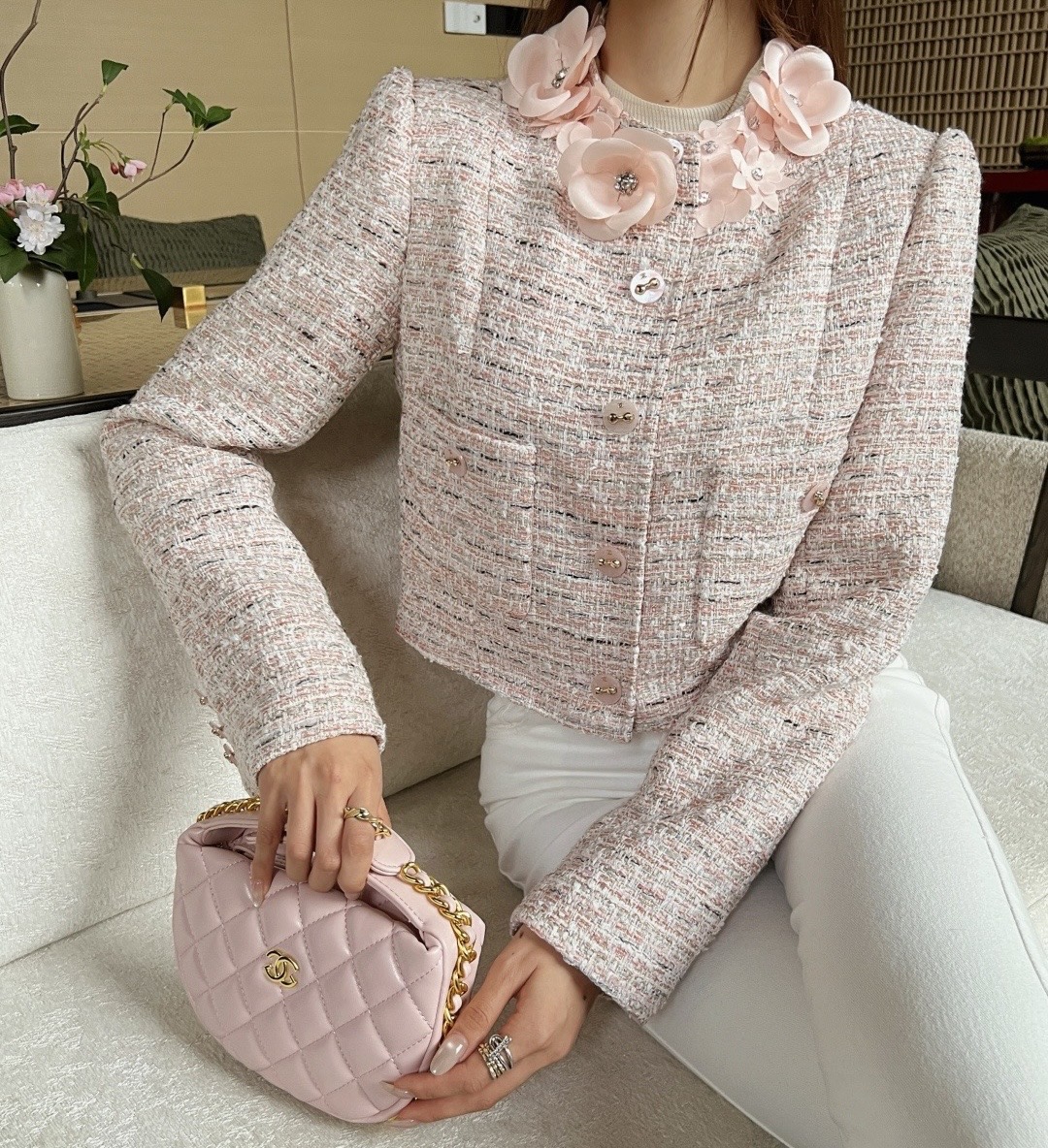 NO:737947,,,19860909,,,Women's clothing