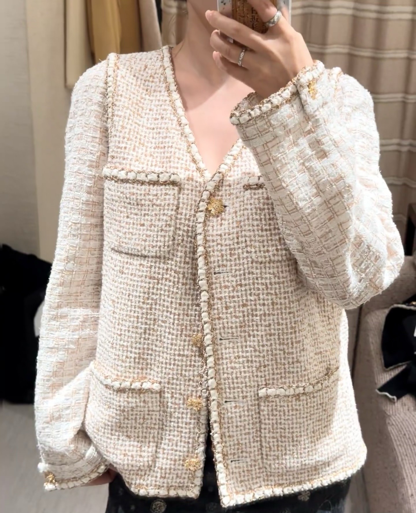 NO:737938,,,19860909,,,Women's clothing