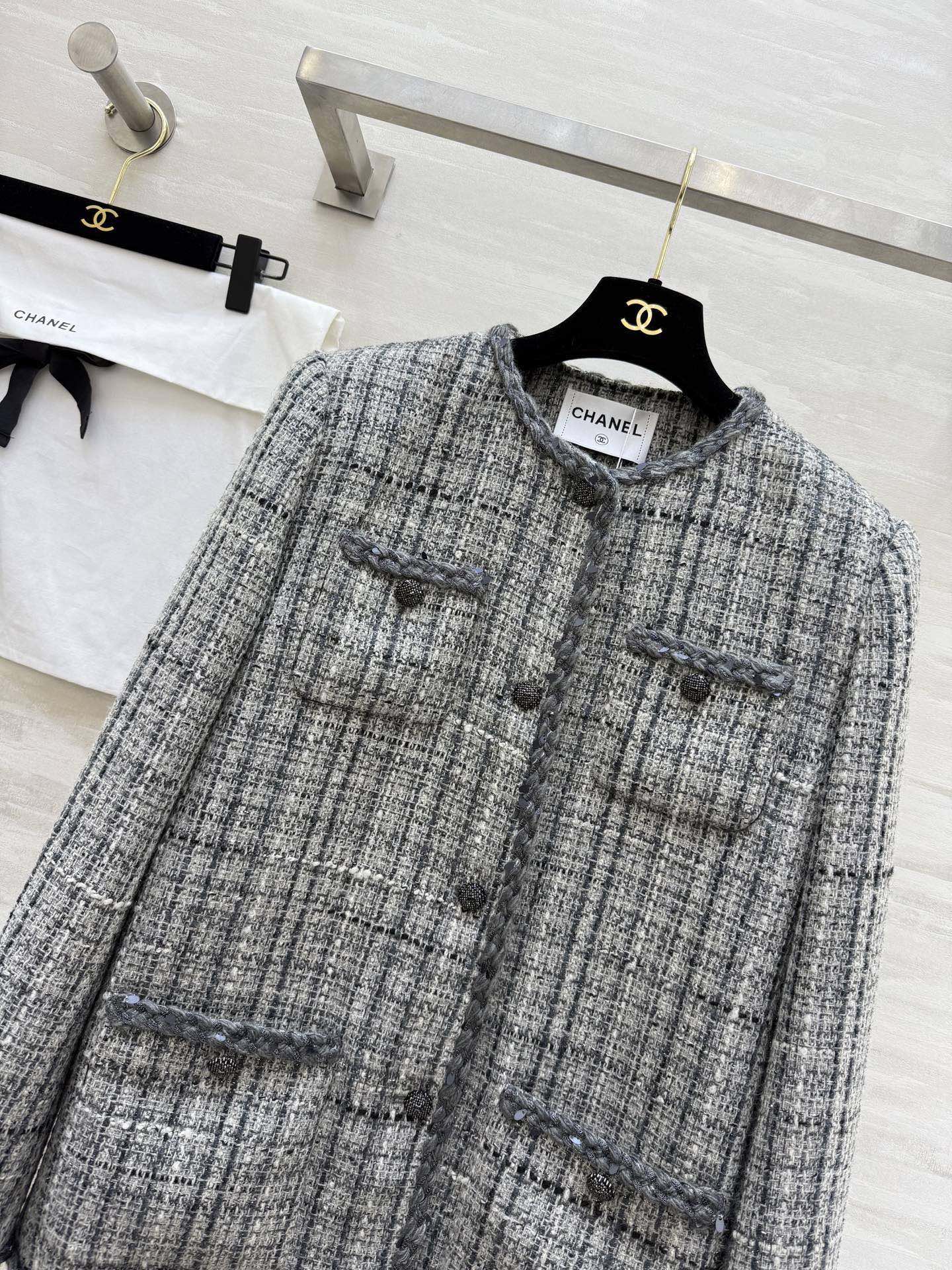 #Chane♡²⁶新款 人间富贵花🌷粗花呢外套 高品质定制 现货首发size：S/M/L（s码肩宽：40