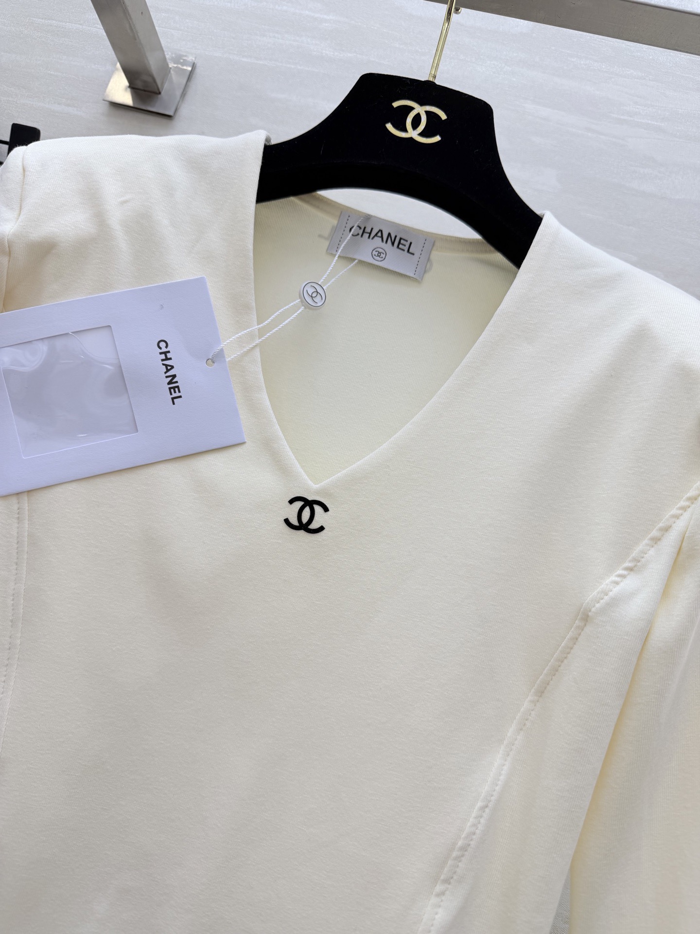 #Chane♡²⁶爆款 拉毛v领长袖上衣 高品质定制 现货首发size：S/M/L（）