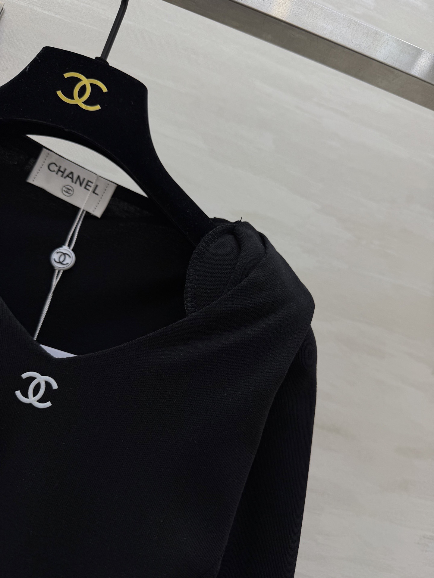 #Chane♡²⁶爆款 拉毛v领长袖上衣 高品质定制 现货首发size：S/M/L（）