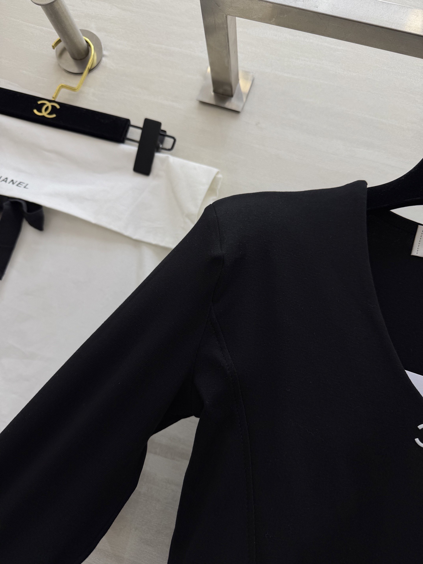 #Chane♡²⁶爆款 拉毛v领长袖上衣 高品质定制 现货首发size：S/M/L（）