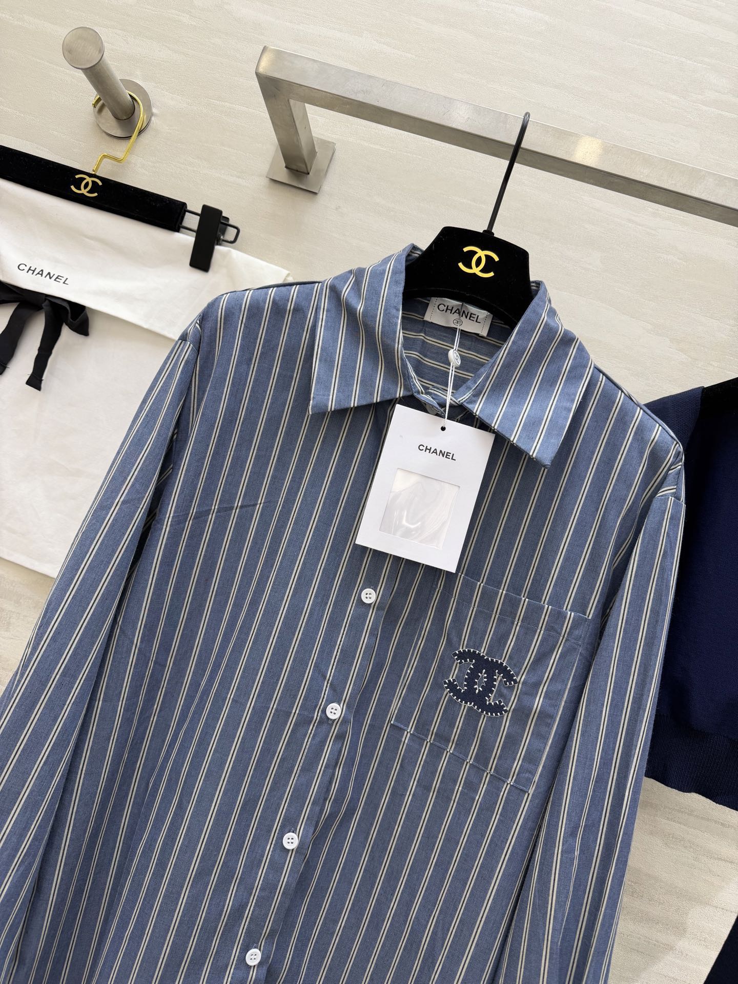 #Chane♡²⁶新款 oversize蓝条纹衬衫+针织小披肩 慵懒又有层次感 高品质定制 现货首发si