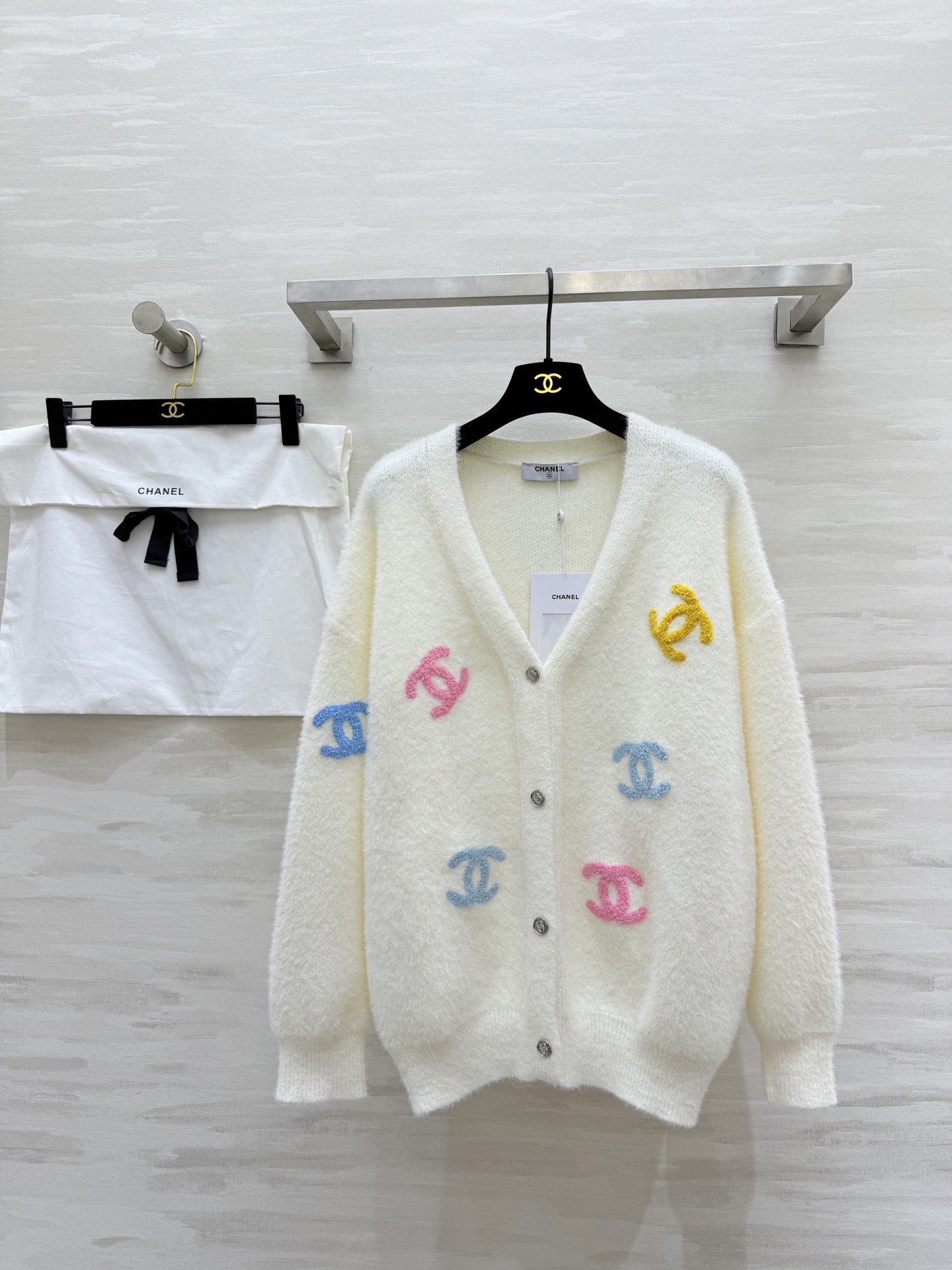 #Chane♡新款 环保水貂绒开衫外套 彩色logo点缀俏皮可爱 高品质定制 现货首发size：36/3