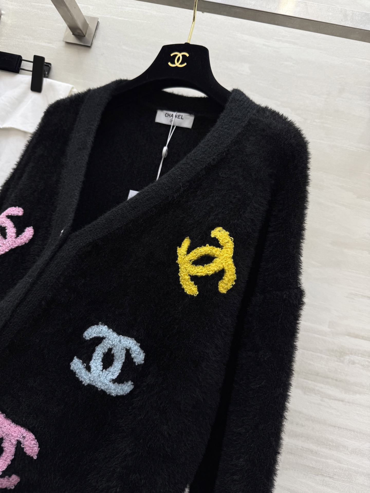 #Chane♡新款 环保水貂绒开衫外套 彩色logo点缀俏皮可爱 高品质定制 现货首发size：36/3