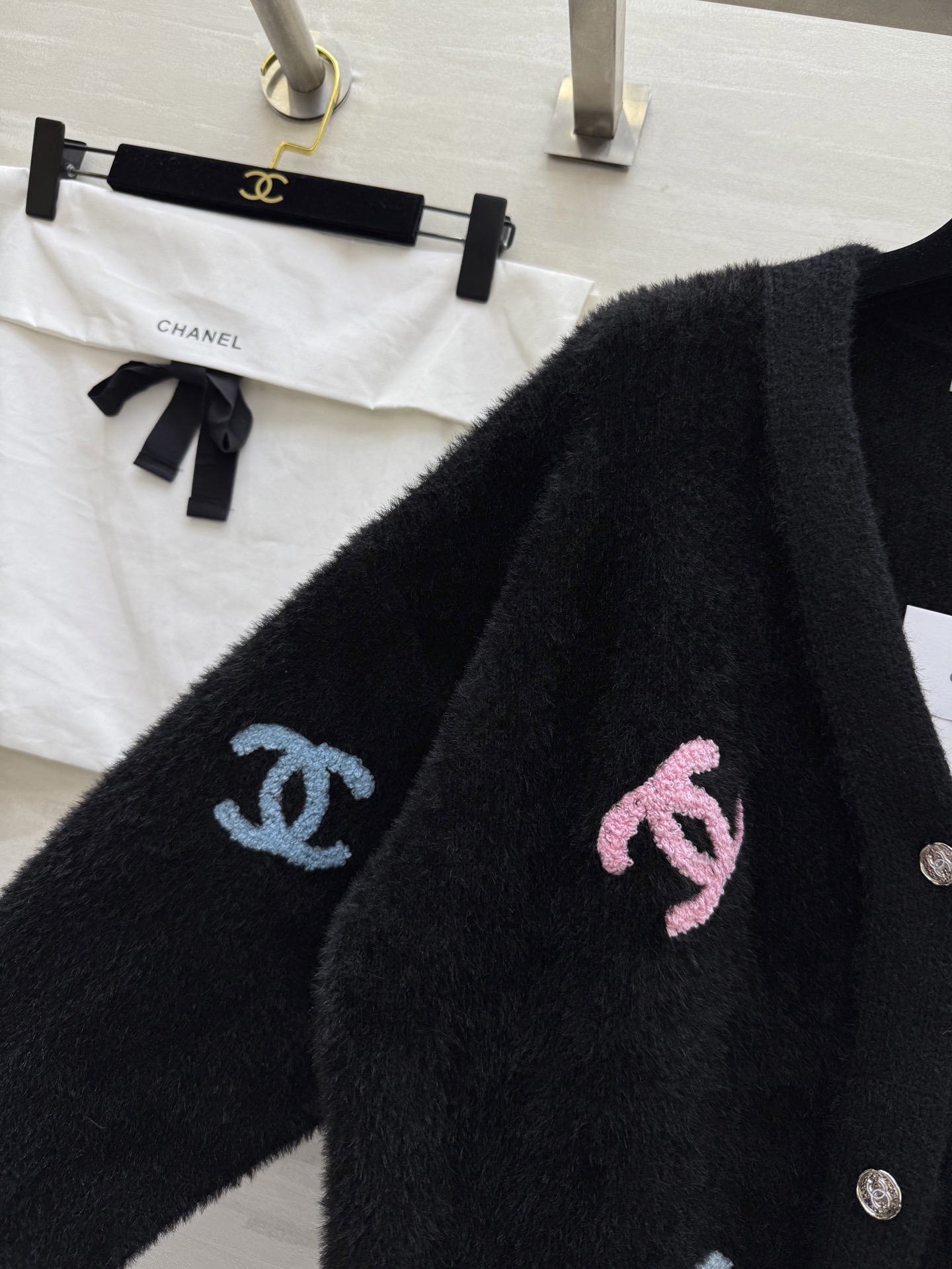 #Chane♡新款 环保水貂绒开衫外套 彩色logo点缀俏皮可爱 高品质定制 现货首发size：36/3