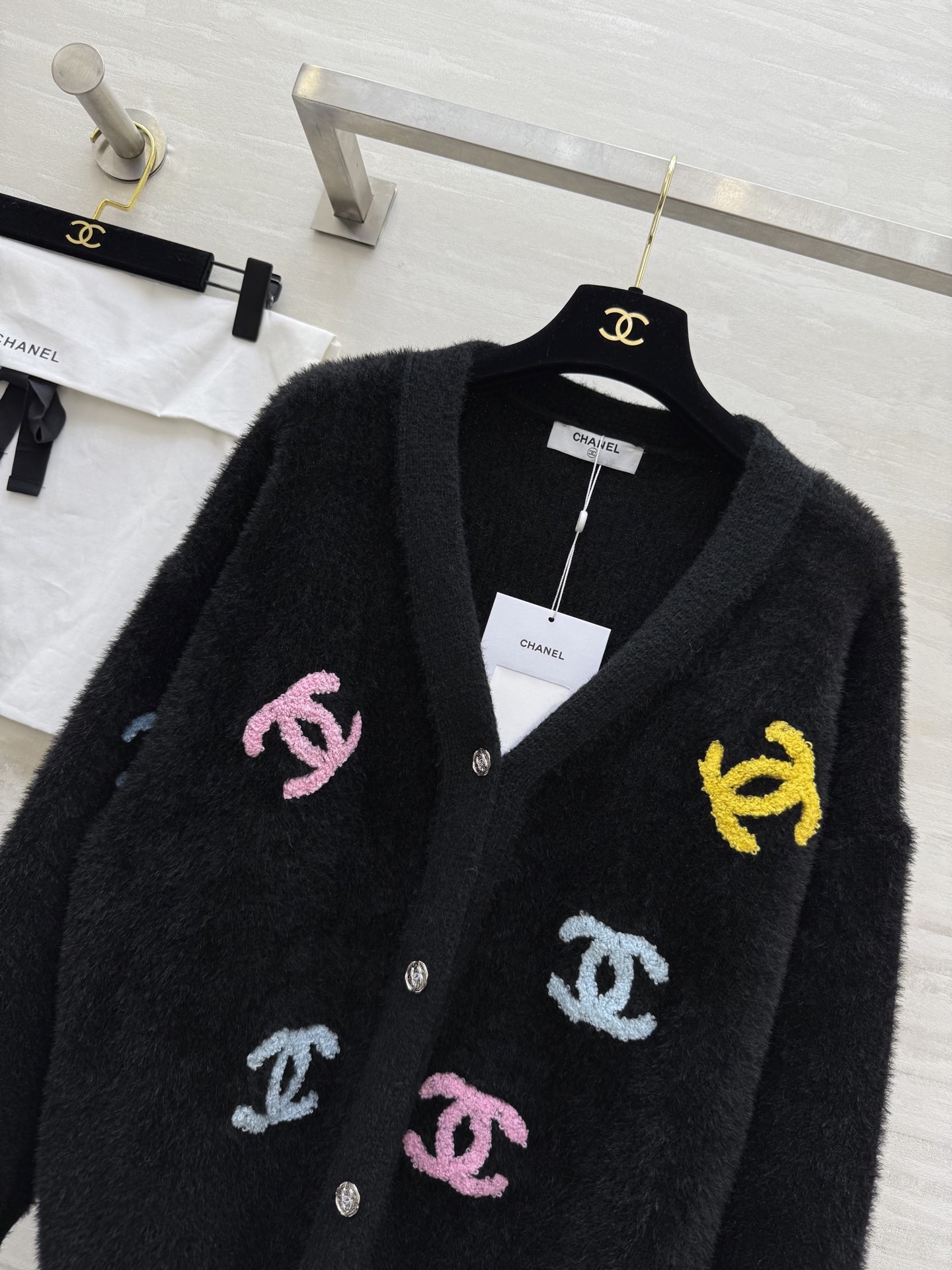 #Chane♡新款 环保水貂绒开衫外套 彩色logo点缀俏皮可爱 高品质定制 现货首发size：36/3