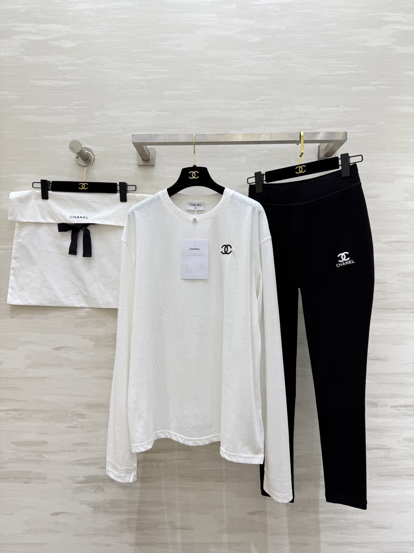 #Chane♡²⁶新款 小香刺绣🪡长袖上衣 高品质定制 现货首发size：S/M/L（M码肩宽：53，胸