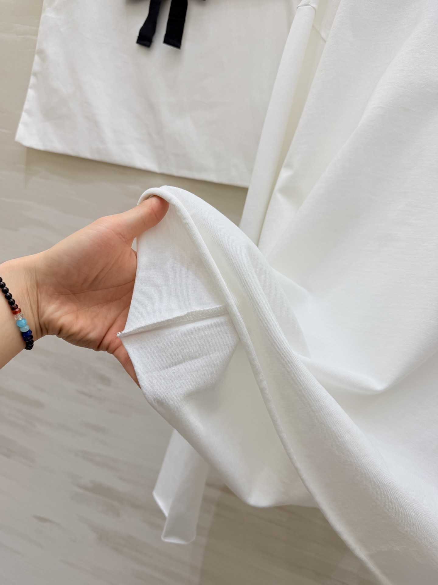 #Chane♡²⁶新款 白色长袖上衣 100%纯棉材质 柔软舒适 日常穿着超友好！胸前和袖口CHANE♡