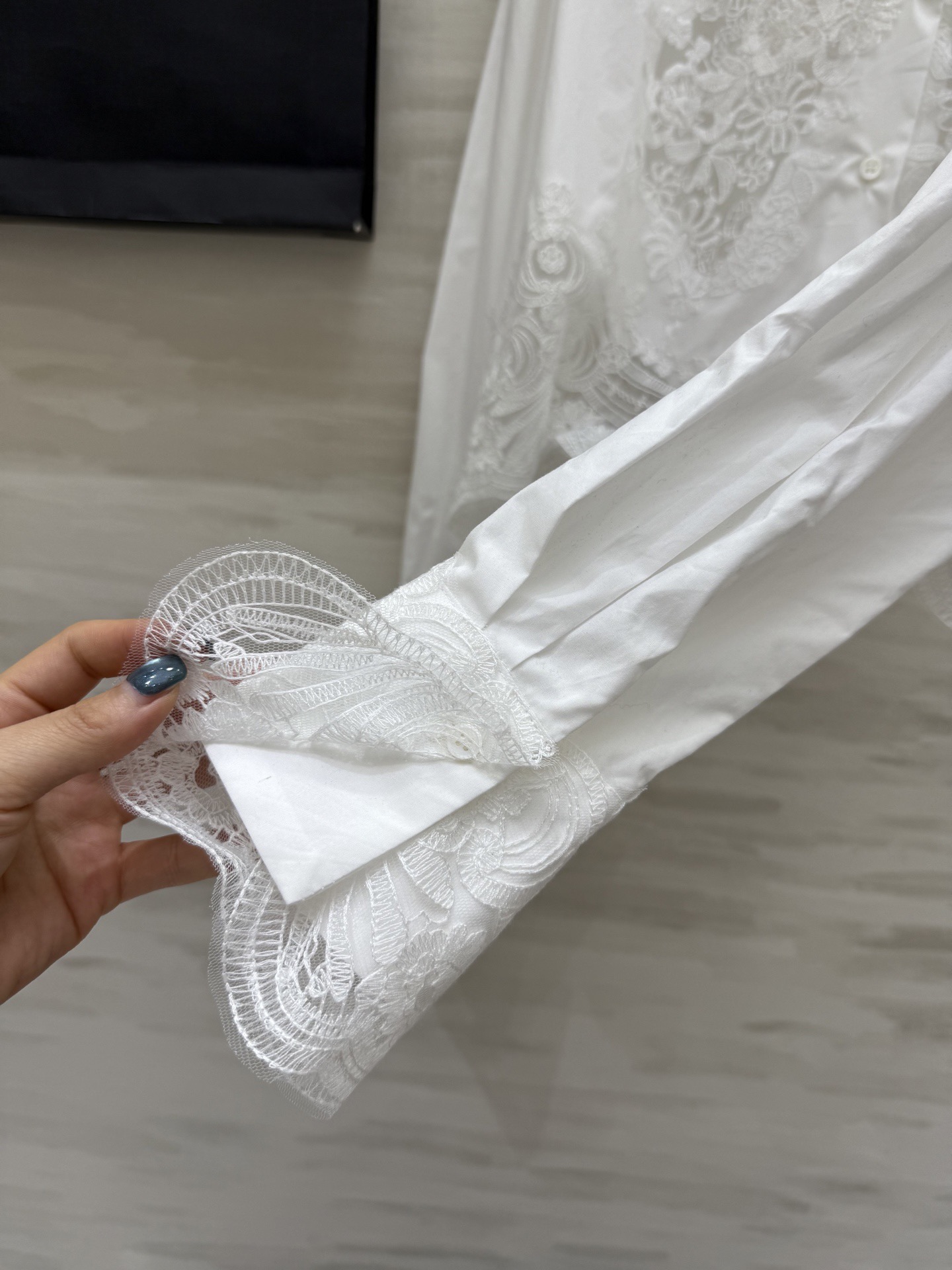 #Ermanno Scervin♡蕾丝翻领衬衣 意大利富有“顶级蕾丝之王”的称呼 静奢美学 简约不简单 