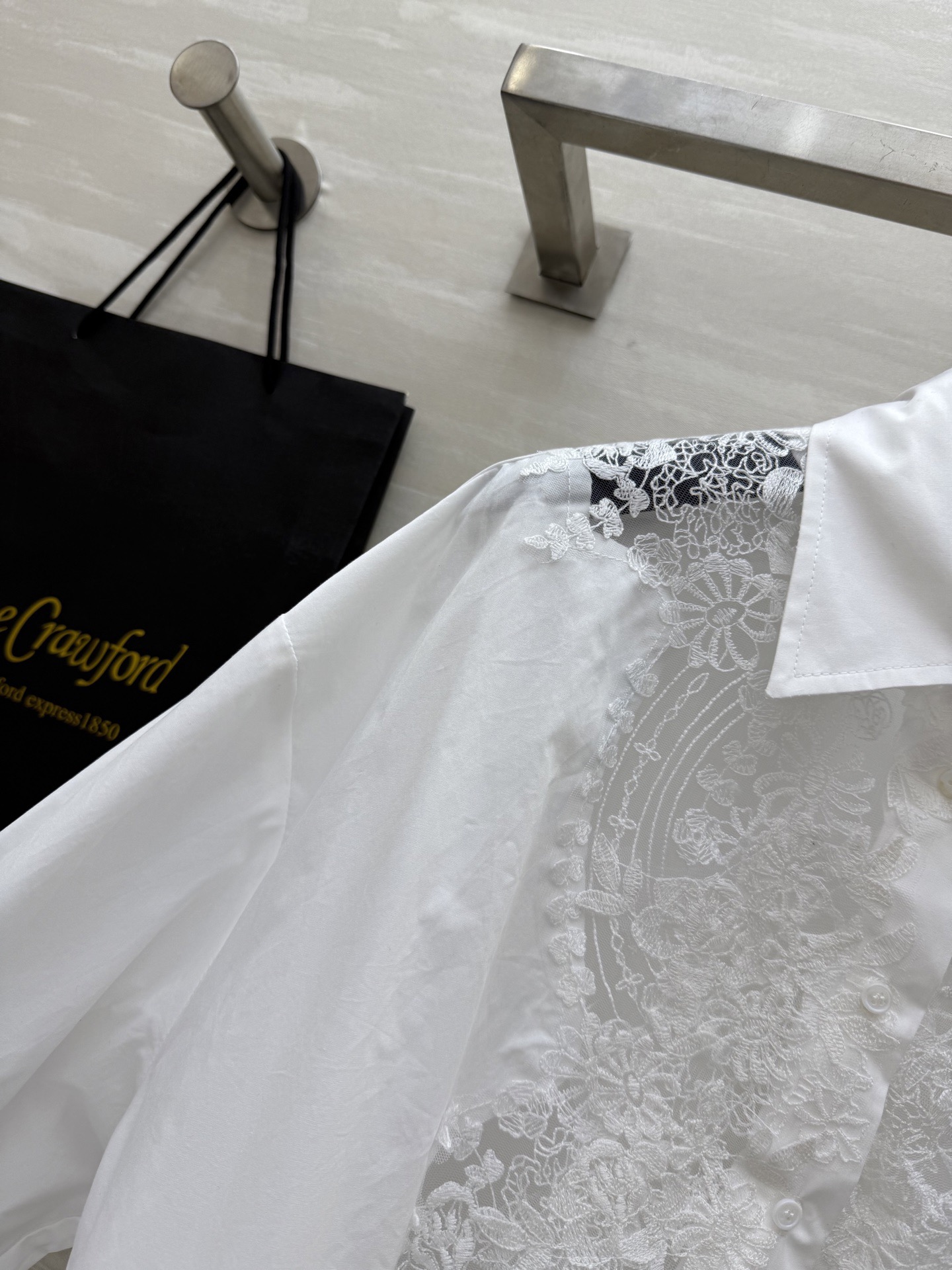 #Ermanno Scervin♡蕾丝翻领衬衣 意大利富有“顶级蕾丝之王”的称呼 静奢美学 简约不简单 