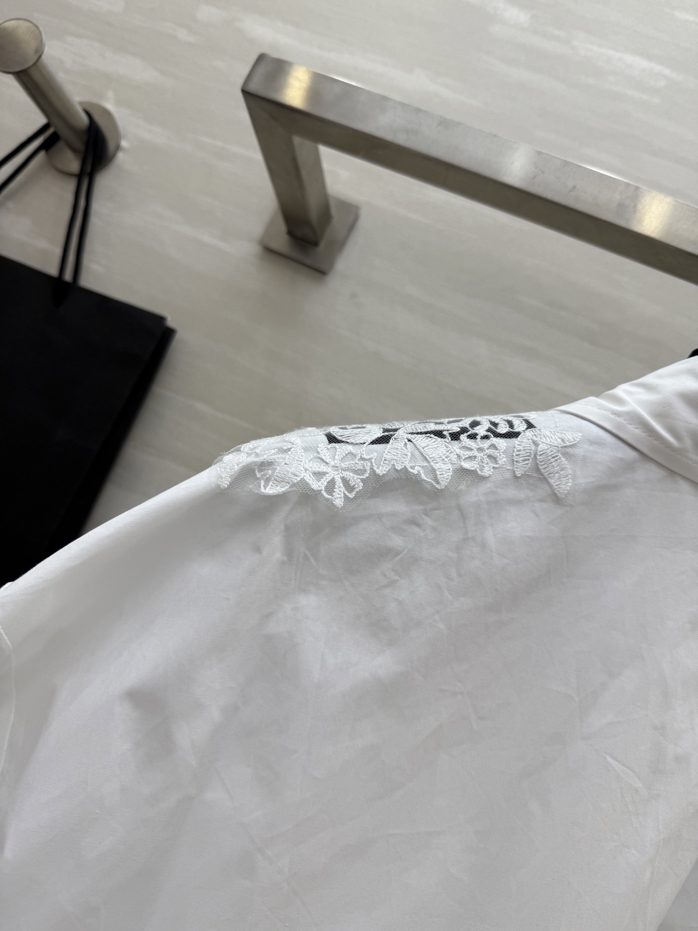 #Ermanno Scervin♡蕾丝翻领衬衣 意大利富有“顶级蕾丝之王”的称呼 静奢美学 简约不简单 