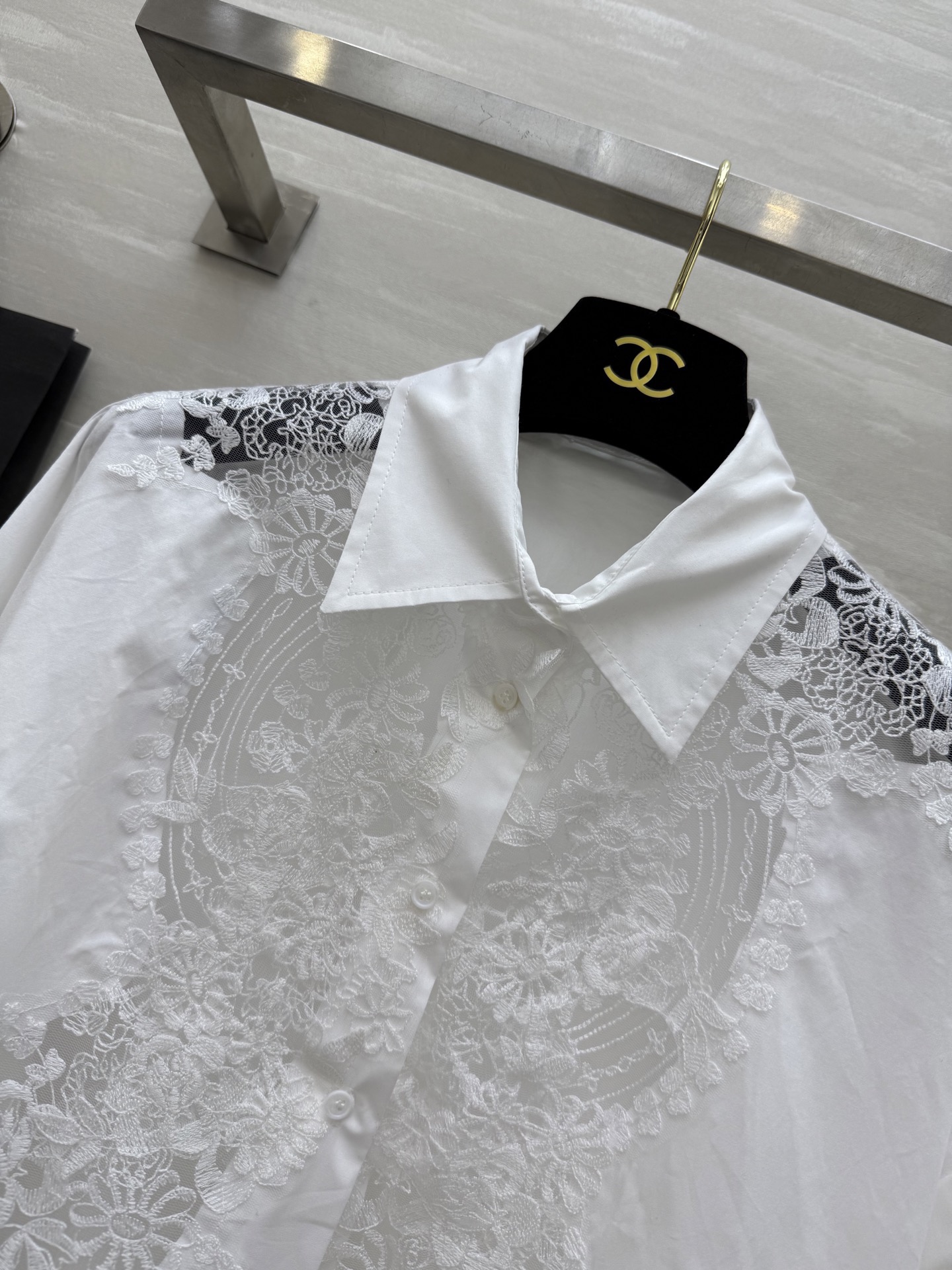 #Ermanno Scervin♡蕾丝翻领衬衣 意大利富有“顶级蕾丝之王”的称呼 静奢美学 简约不简单 