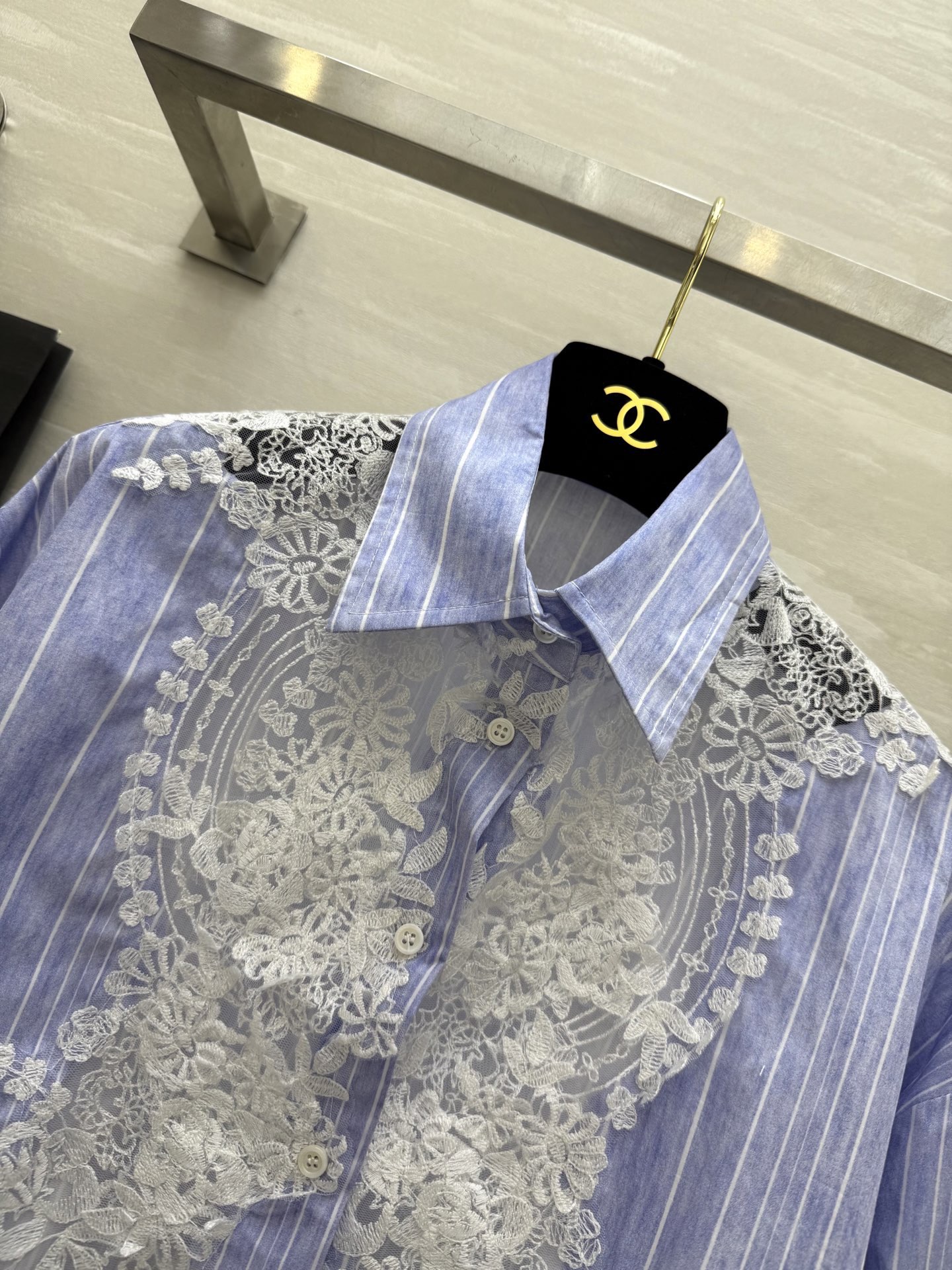 #Ermanno Scervin♡蕾丝翻领衬衣 意大利富有“顶级蕾丝之王”的称呼 静奢美学 简约不简单 