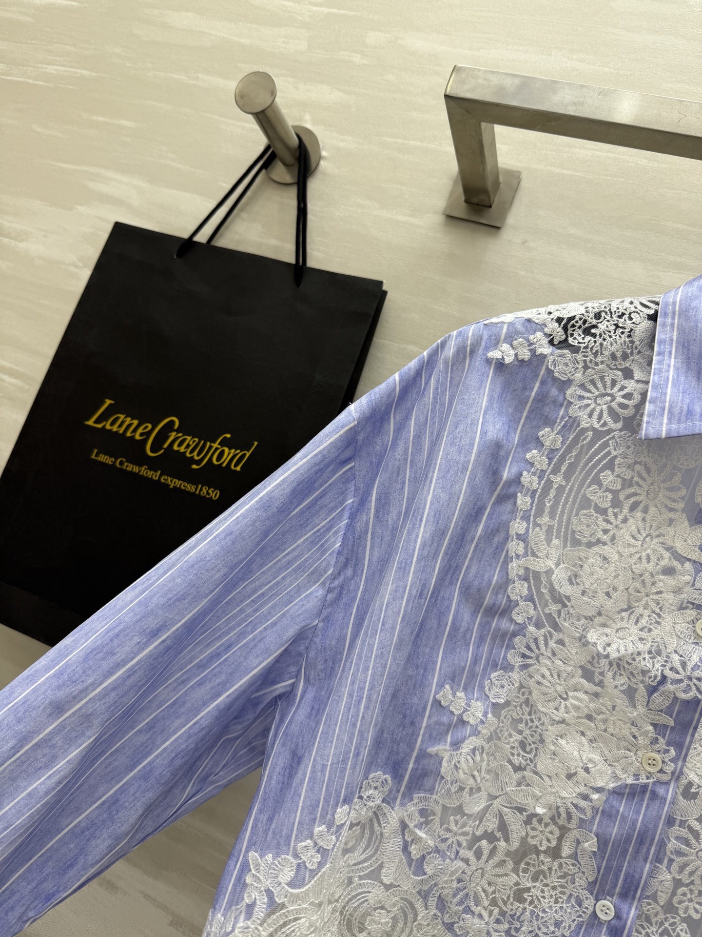 #Ermanno Scervin♡蕾丝翻领衬衣 意大利富有“顶级蕾丝之王”的称呼 静奢美学 简约不简单 