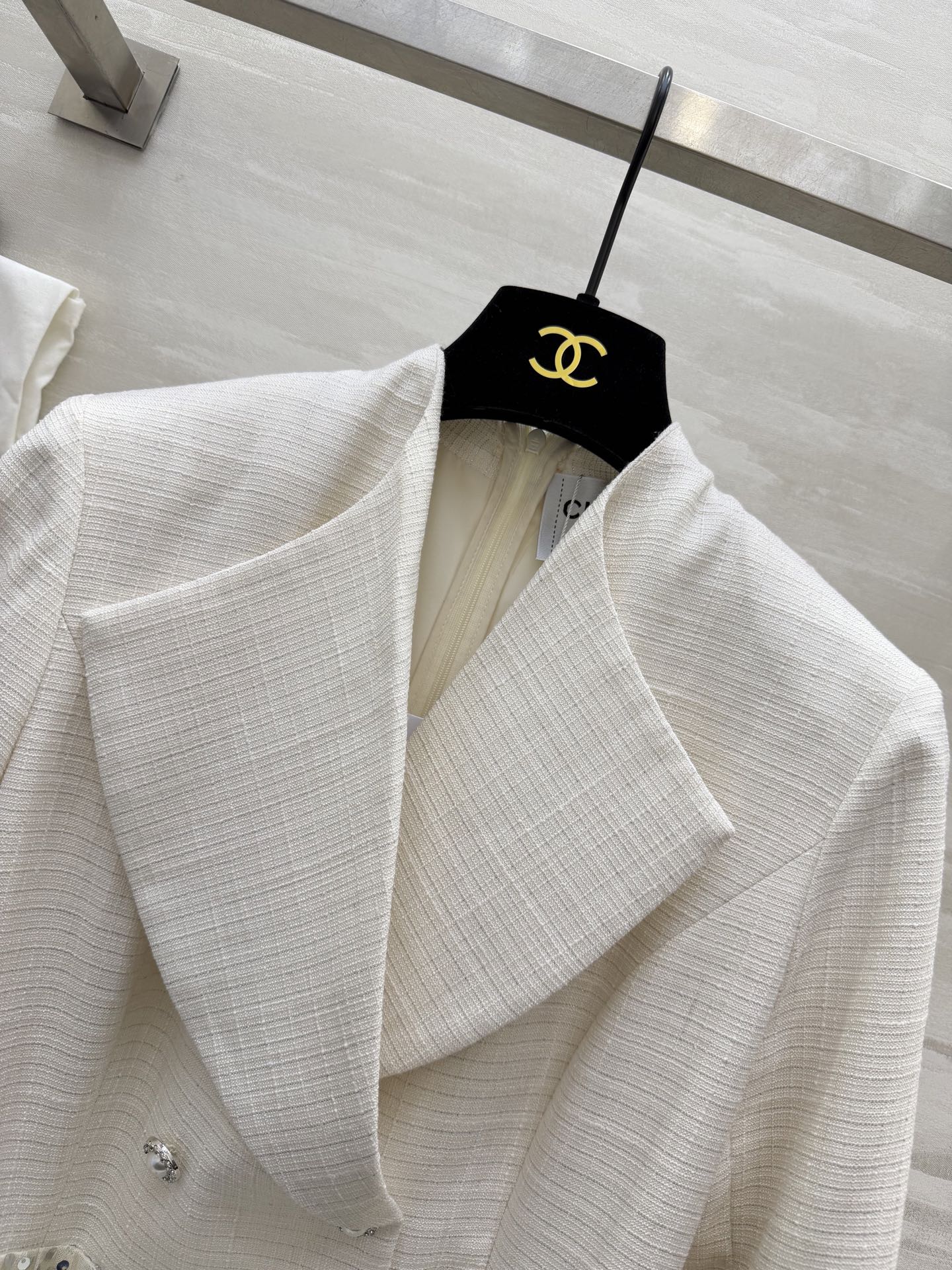 #Chane♡²⁶高奢名媛风西装纱裙 把温柔与高级穿在身上✨ 这件西装纱裙太戳我了！层层叠叠的亮片网纱裙