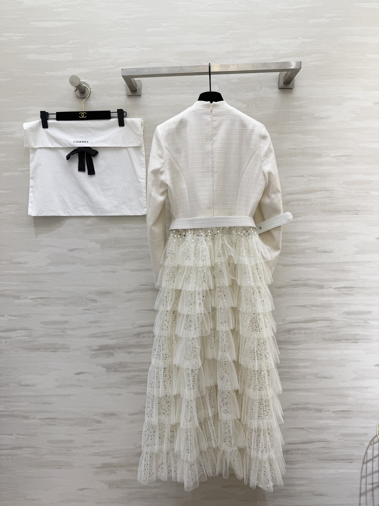 #Chane♡²⁶高奢名媛风西装纱裙 把温柔与高级穿在身上✨ 这件西装纱裙太戳我了！层层叠叠的亮片网纱裙