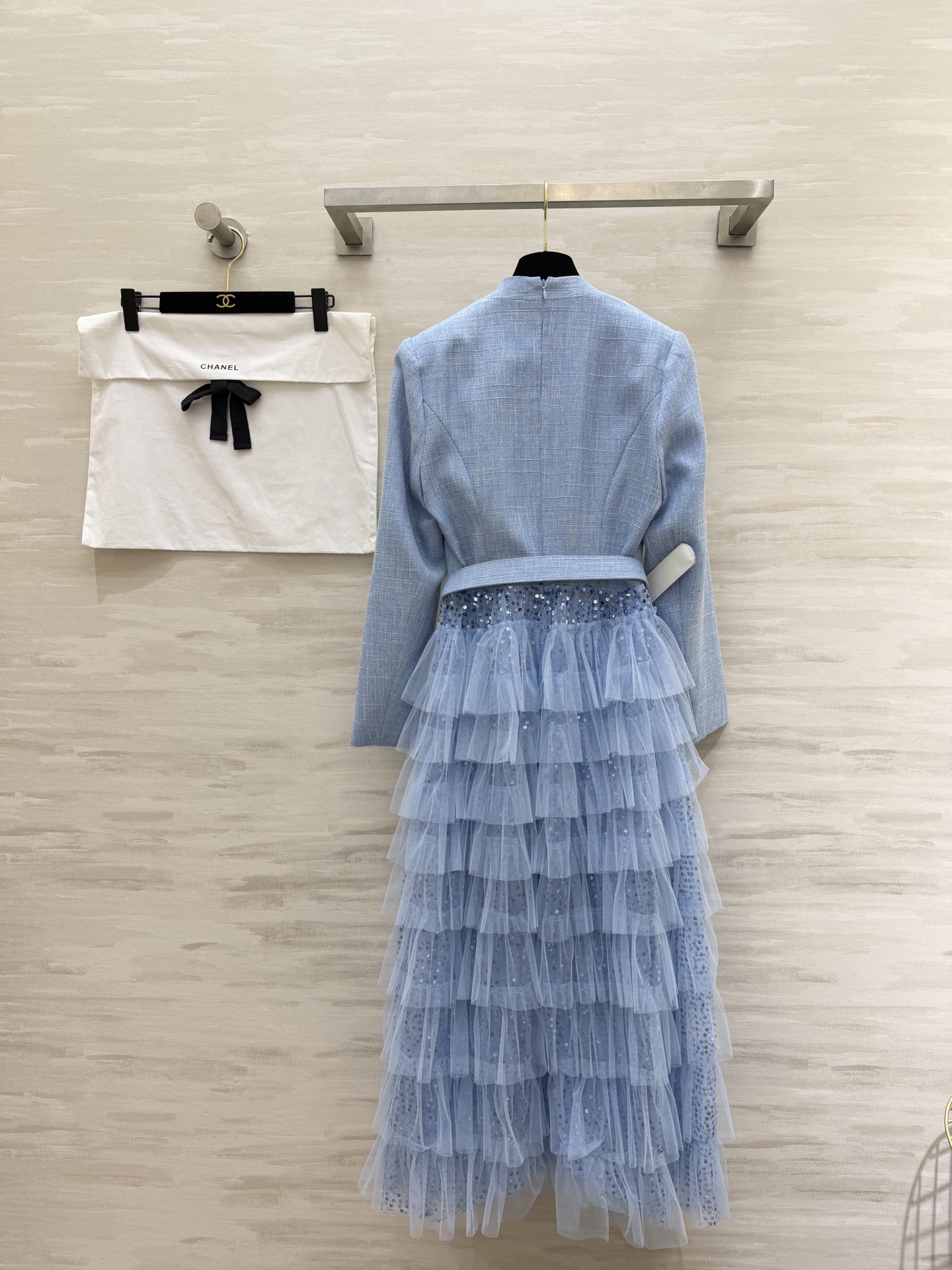 #Chane♡²⁶高奢名媛风西装纱裙 把温柔与高级穿在身上✨ 这件西装纱裙太戳我了！层层叠叠的亮片网纱裙