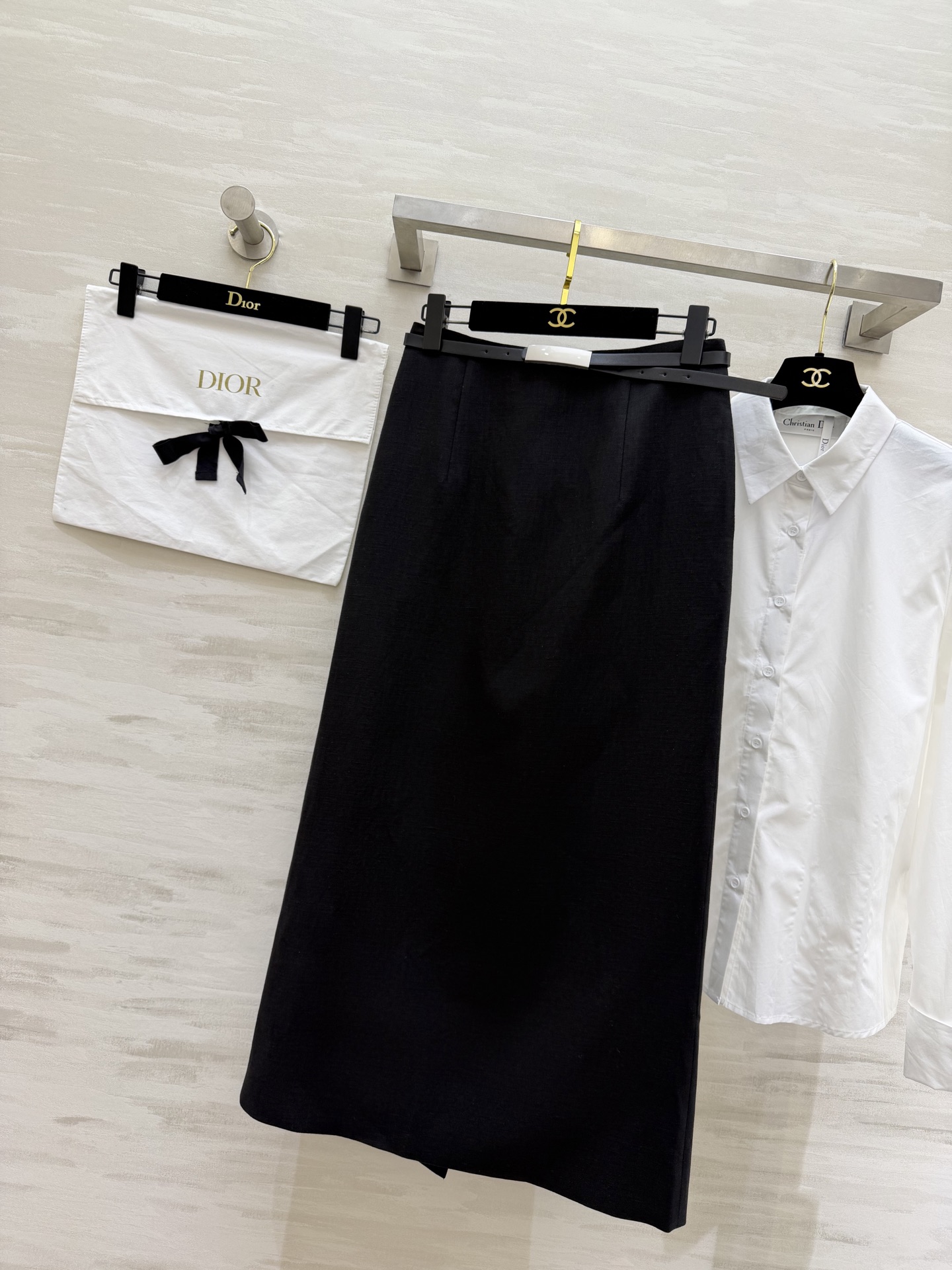 #DIO♡²⁶春夏新款 极简高级风 衬衣套装裙 黑白永不过时 经典即是底气 CD风骨的白衬衫 + 高腰黑