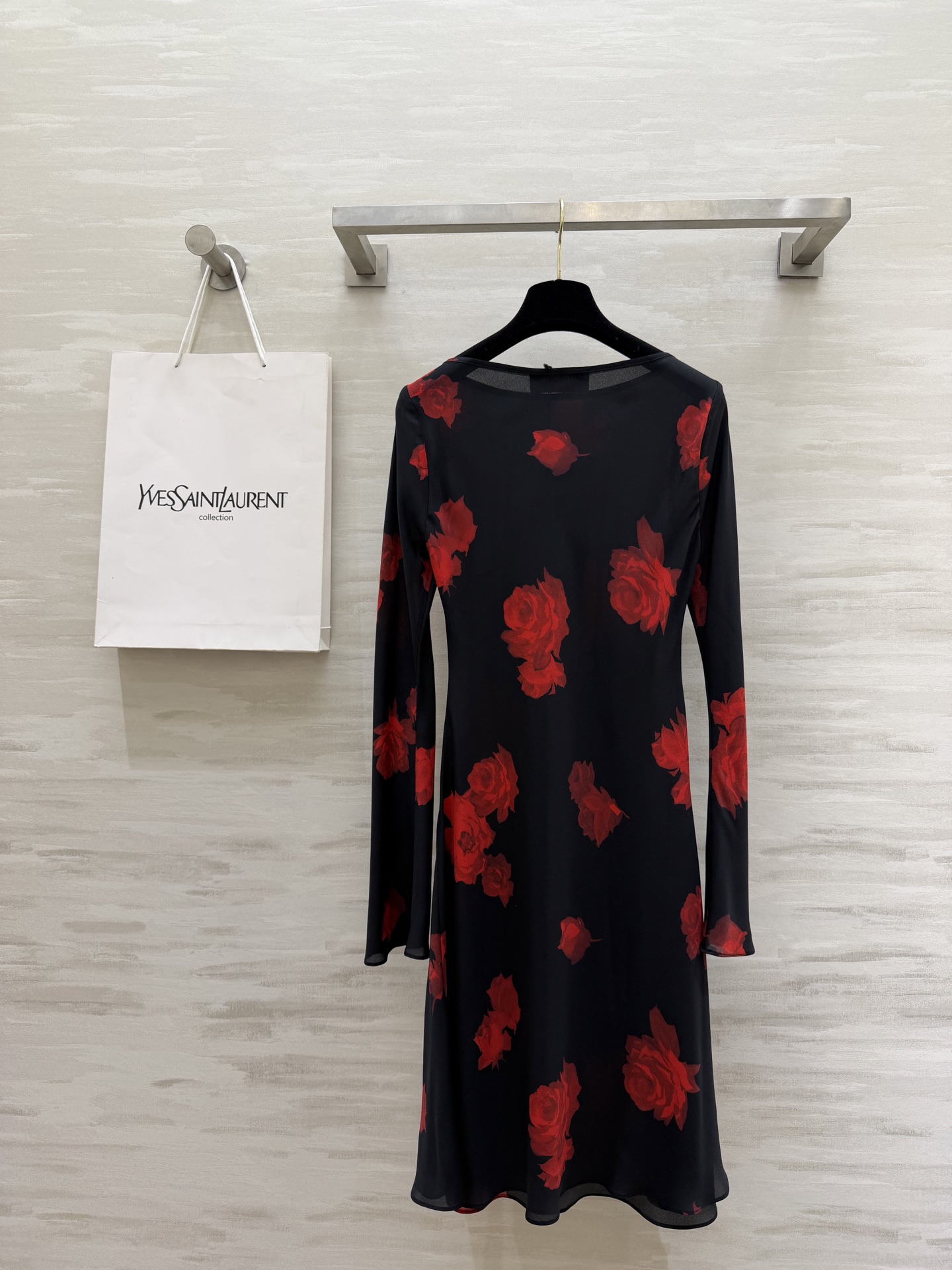 #ysl²⁶春夏新款 长袖船领真丝 法式优雅连衣裙 定制真丝面料奢华高级 暗影酒红玫瑰花 高品质定制 现