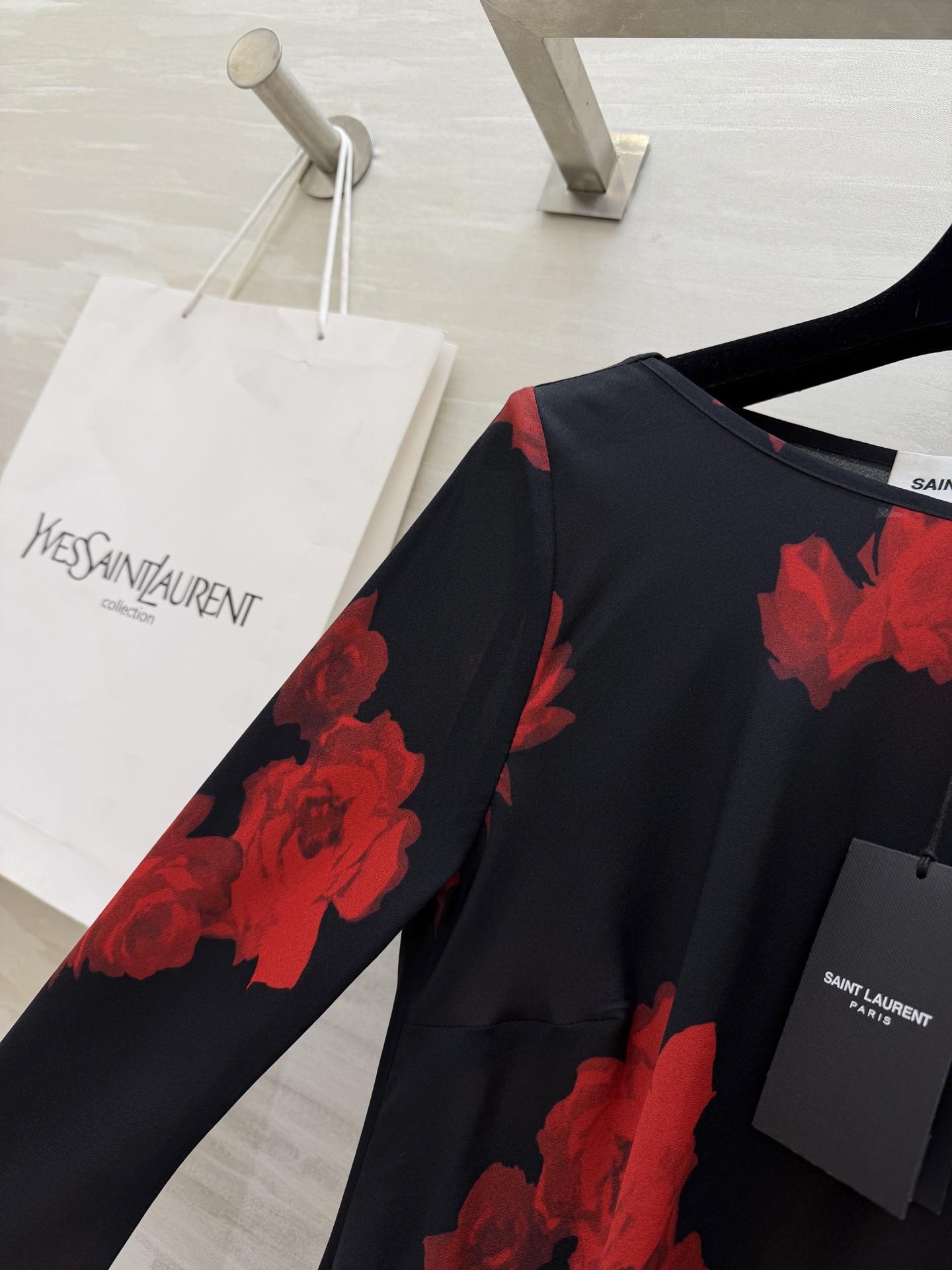 #ysl²⁶春夏新款 长袖船领真丝 法式优雅连衣裙 定制真丝面料奢华高级 暗影酒红玫瑰花 高品质定制 现