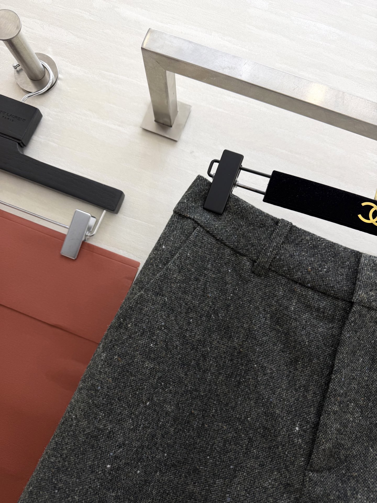 #Loro Pian♡²⁶早春新款 老钱风阔腿直筒裤 混色羊毛花纱肌理自带高级感 立体剪裁裤型利落大方 