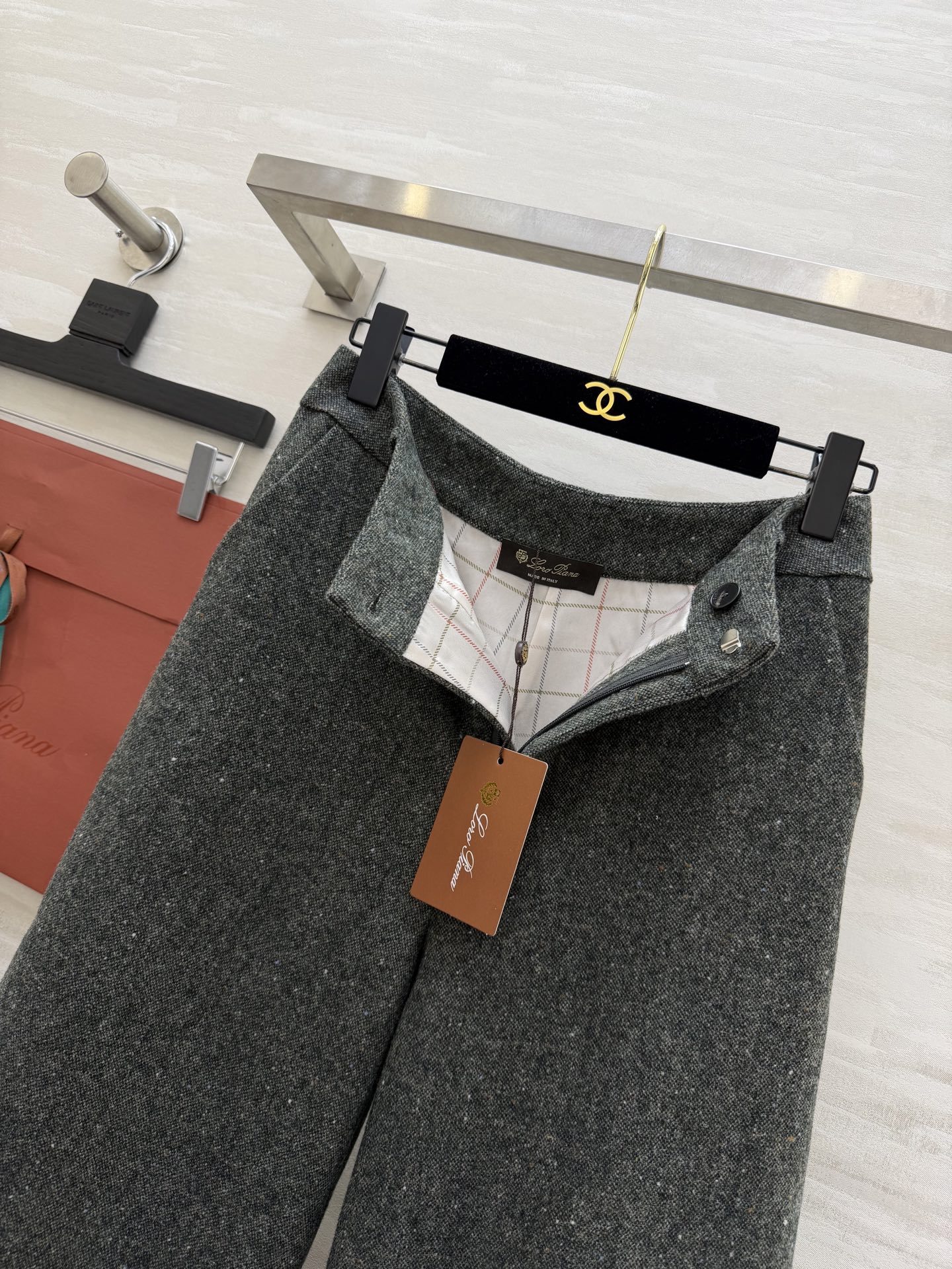 #Loro Pian♡²⁶早春新款 老钱风阔腿直筒裤 混色羊毛花纱肌理自带高级感 立体剪裁裤型利落大方 