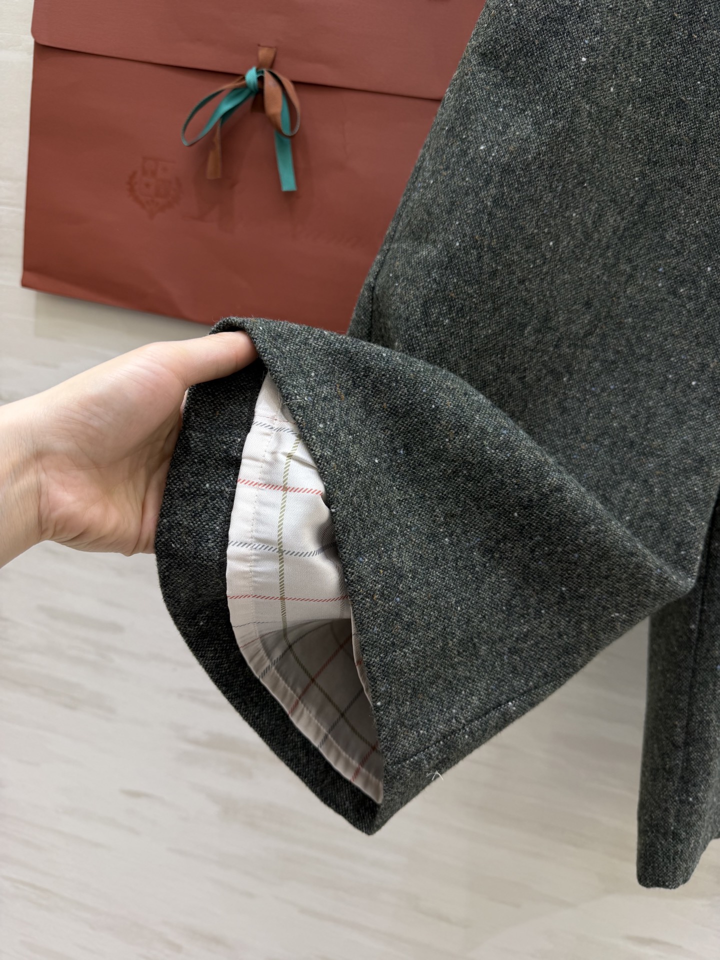 #Loro Pian♡²⁶早春新款 老钱风阔腿直筒裤 混色羊毛花纱肌理自带高级感 立体剪裁裤型利落大方 