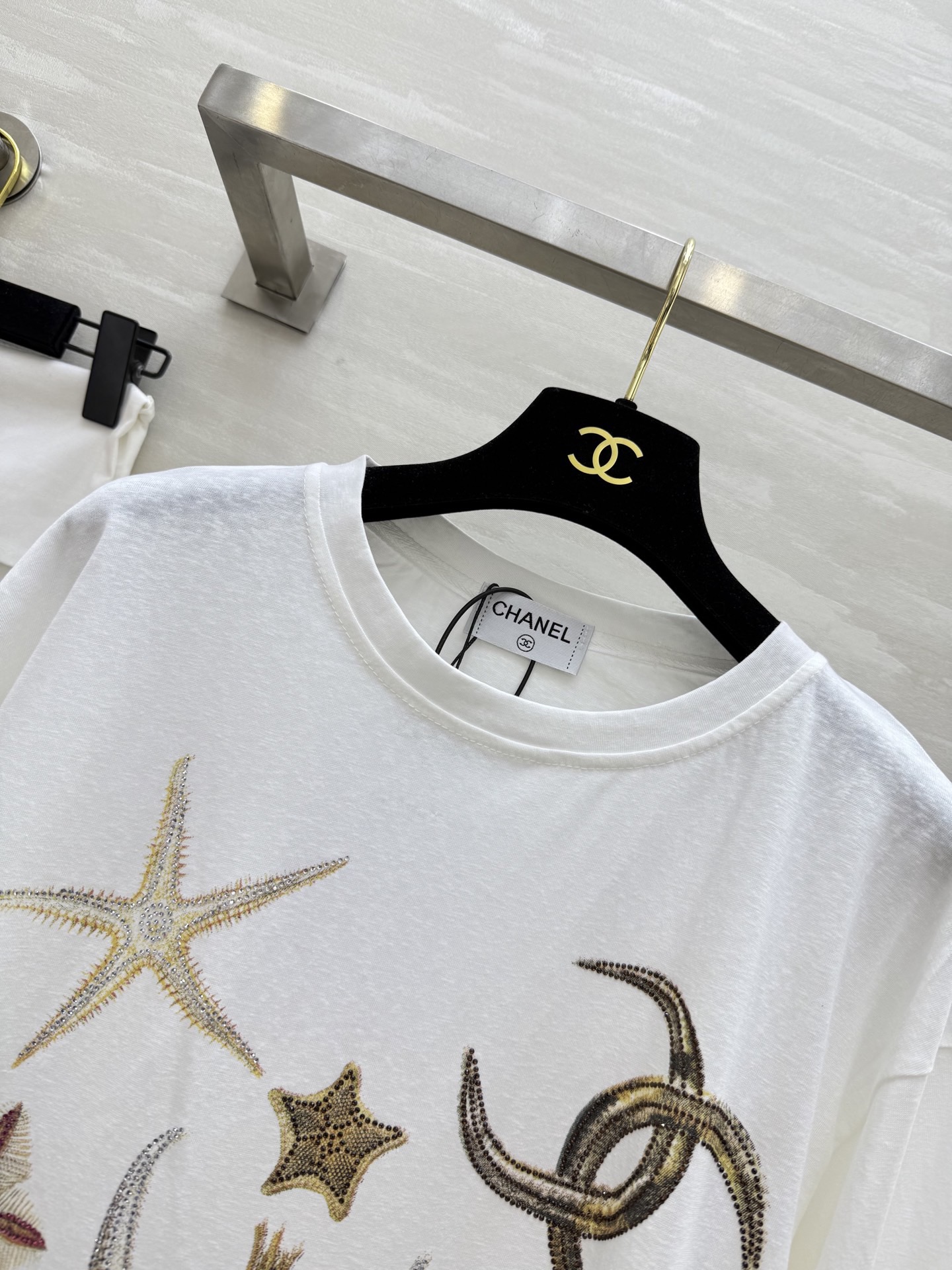 #Chane♡²⁶防晒长袖上衣 带钻！超级美很重工 真的无敌舒服！上身完全不会贴在皮肤上！薄薄软软滑滑的