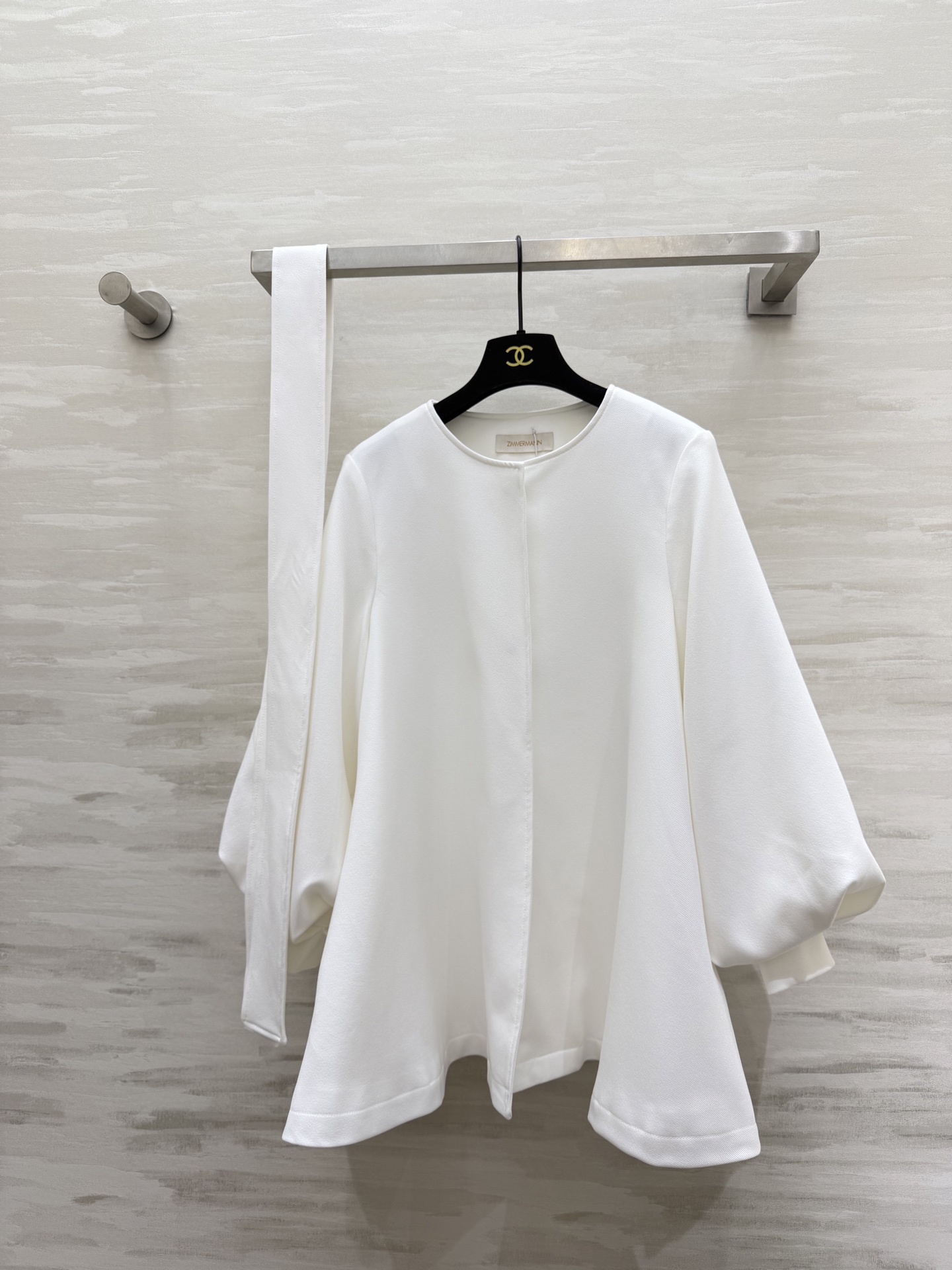 #ZIMMERMAN♡²⁶春夏新款 灯笼袖收腰外套 温柔到骨子里的氛围感外套✨极简圆领+利落剪裁 自带高