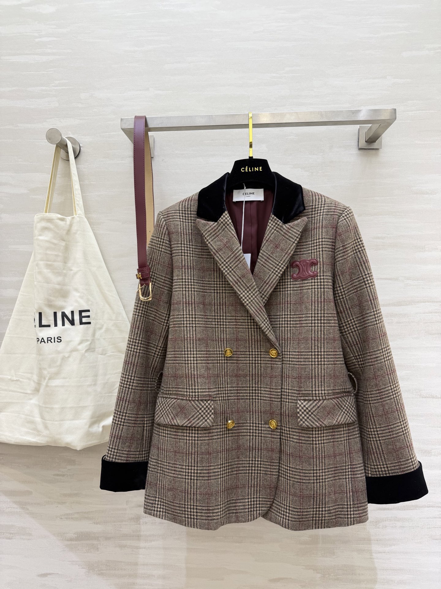 #Celin♡²⁶早春新款 羊毛格纹西装外套 配送定制logo腰带收腰显瘦 羊毛混纺面料 高品质 现货首