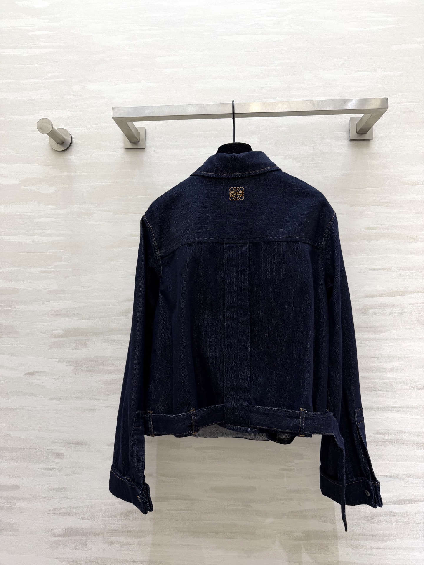 #LOEW♡²⁶｜全新解构单宁牛仔衬衣外套 什么是松弛感？解构垂坠衬衫手拿把掐🤠干净利落又不失趣味性全新