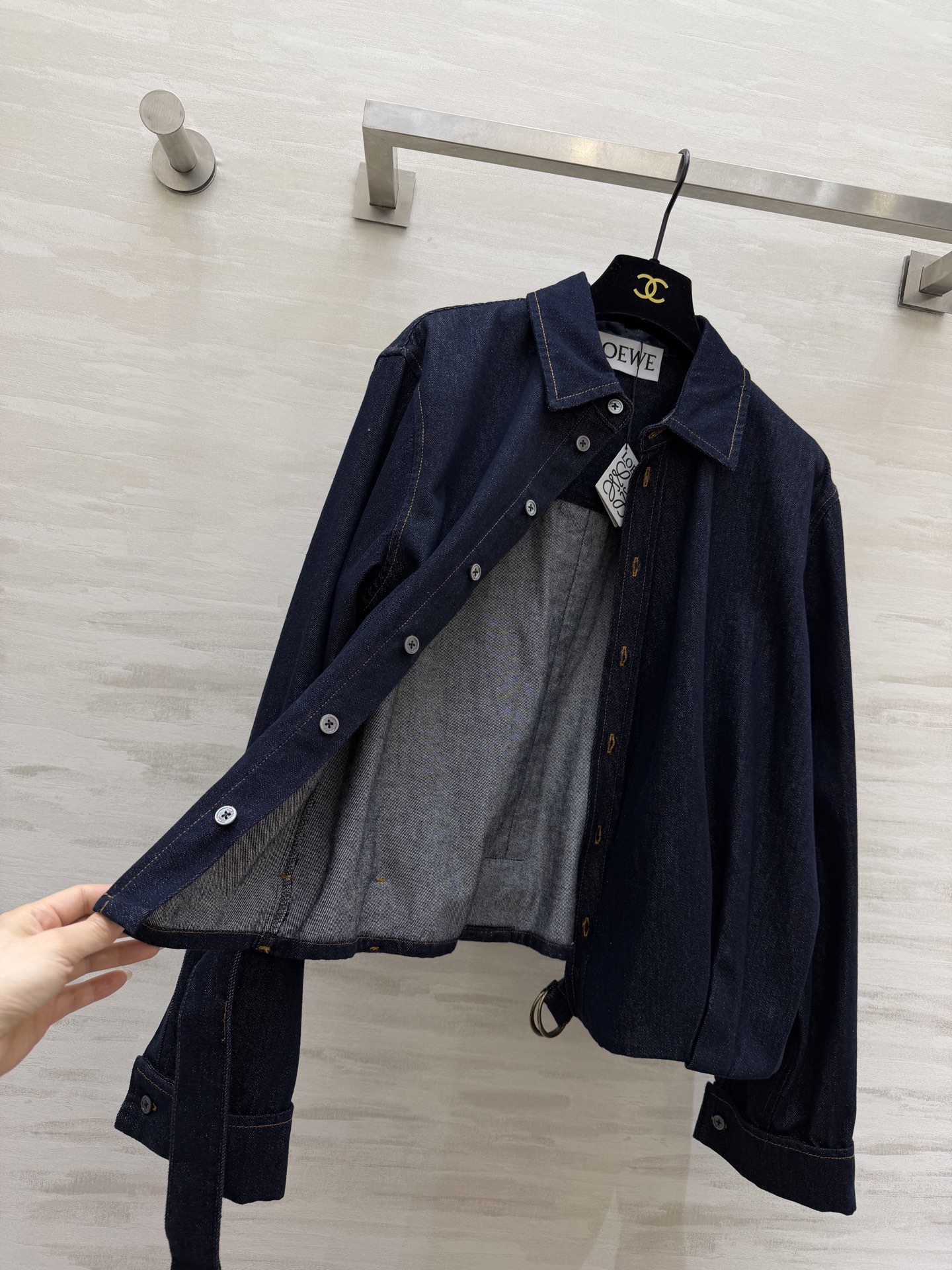 #LOEW♡²⁶｜全新解构单宁牛仔衬衣外套 什么是松弛感？解构垂坠衬衫手拿把掐🤠干净利落又不失趣味性全新