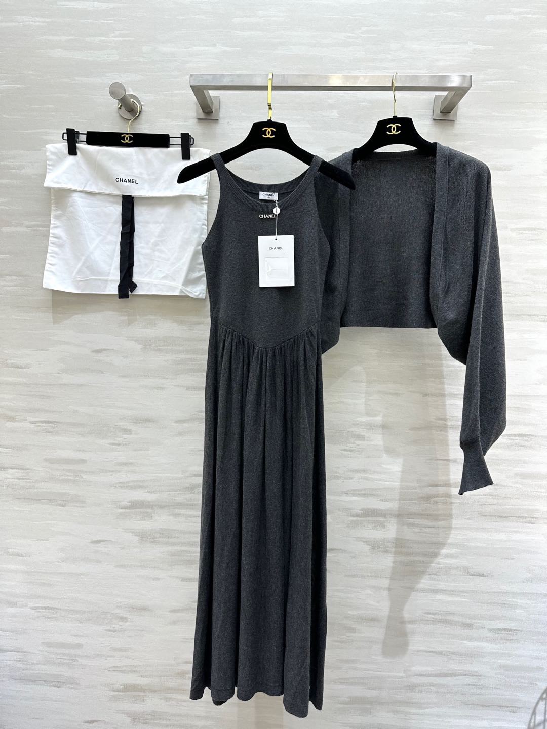 #CHANE♡早春新款 羊毛两件套连衣裙 优雅大方 名媛气质十足 高品质 配送防尘袋 现货首发size：